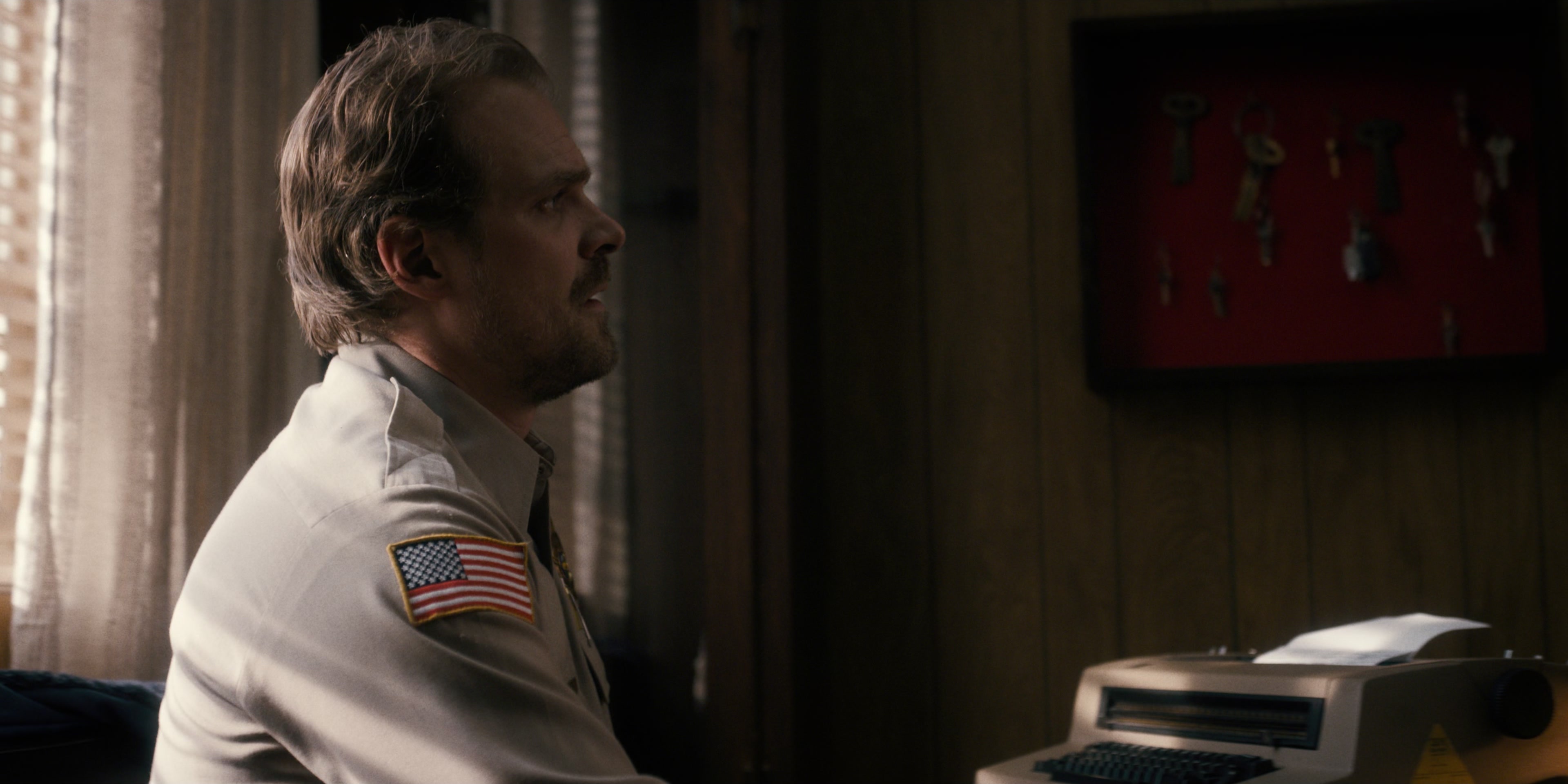 Stranger Things (2016), wide, 2.00:1 — film still