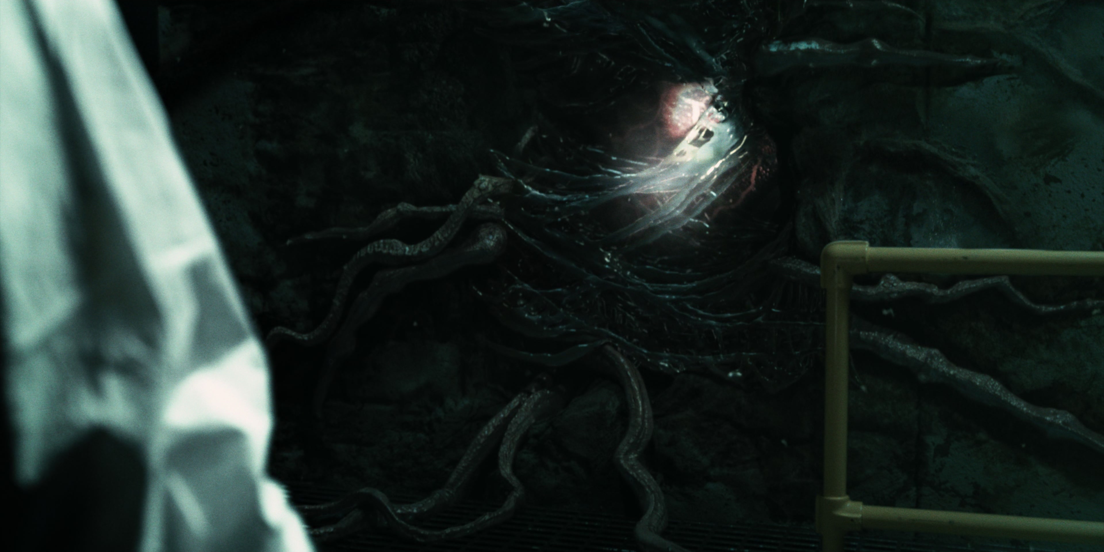 Stranger Things (2016), wide, 2.00:1 — film still