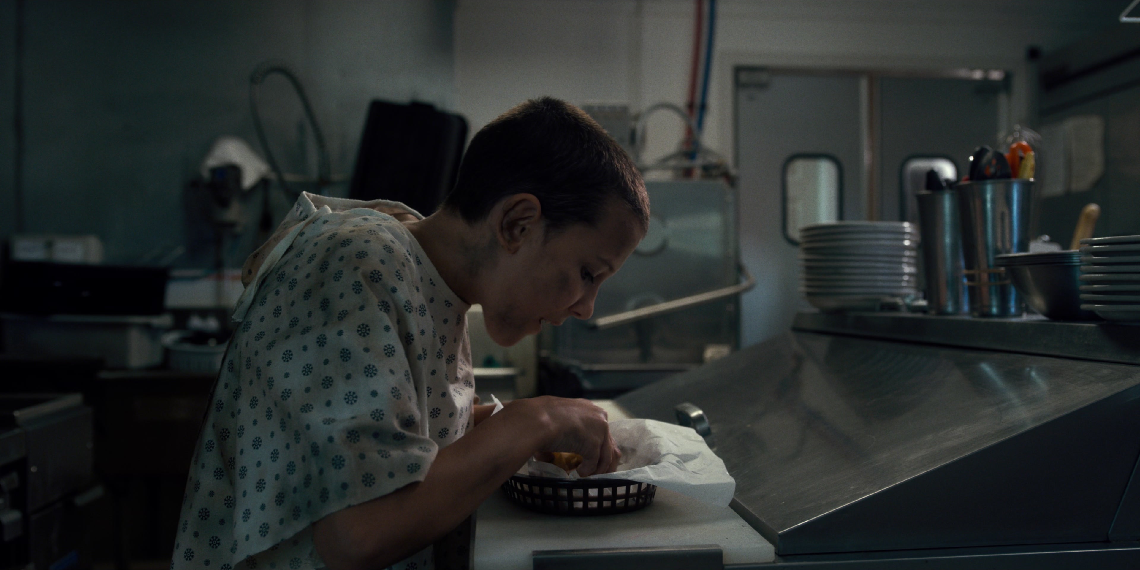 Stranger Things (2016), wide, 2.00:1 — film still