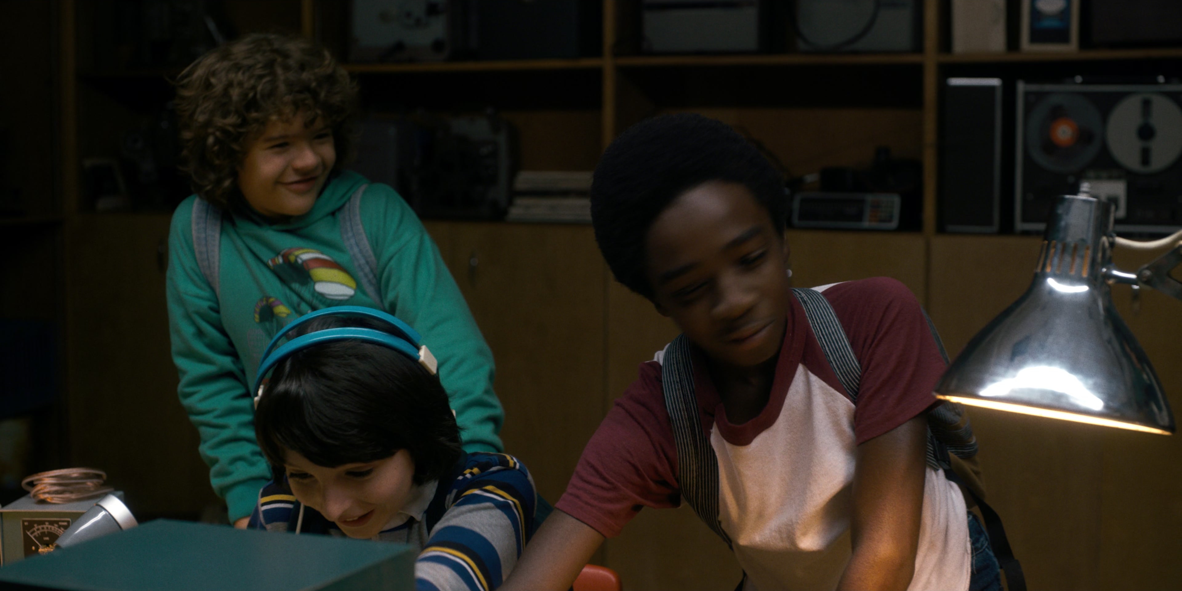 Stranger Things (2016), wide, 2.00:1 — film still