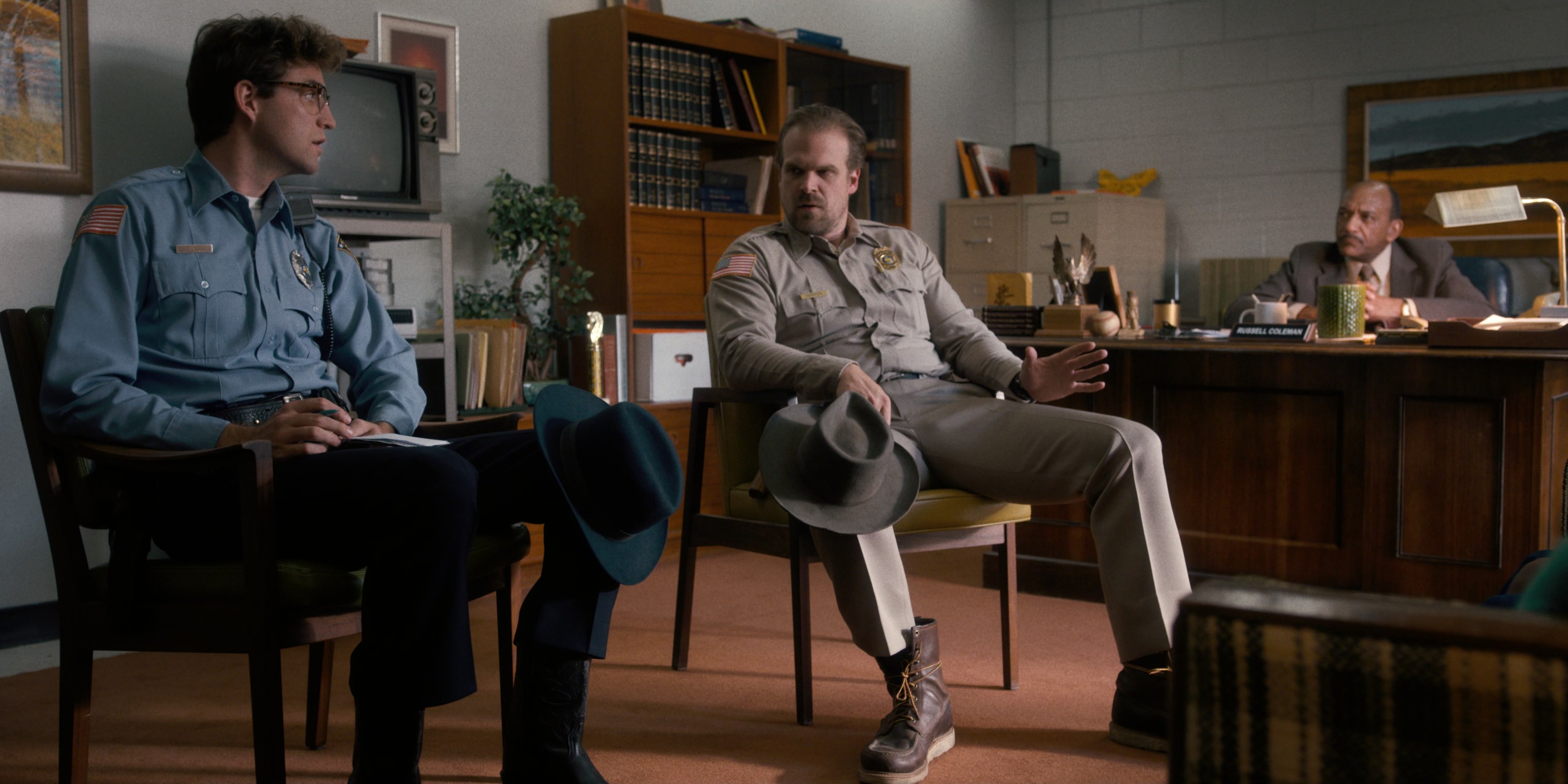 Stranger Things (2016), wide, 2.00:1 — film still