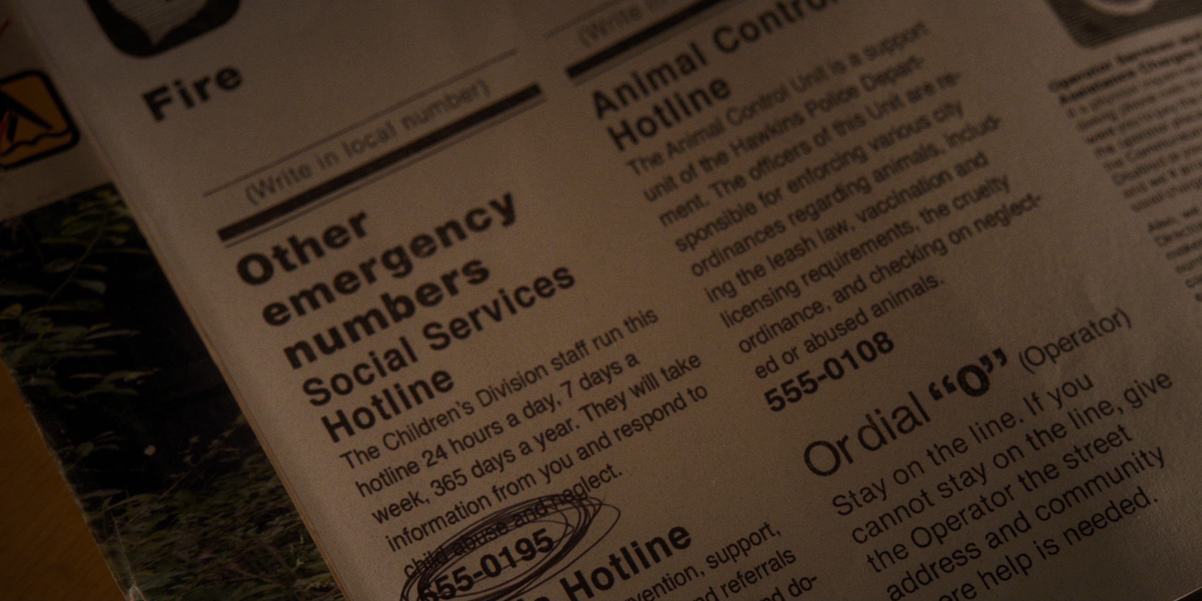 Stranger Things (2016), wide, 2.00:1 — film still