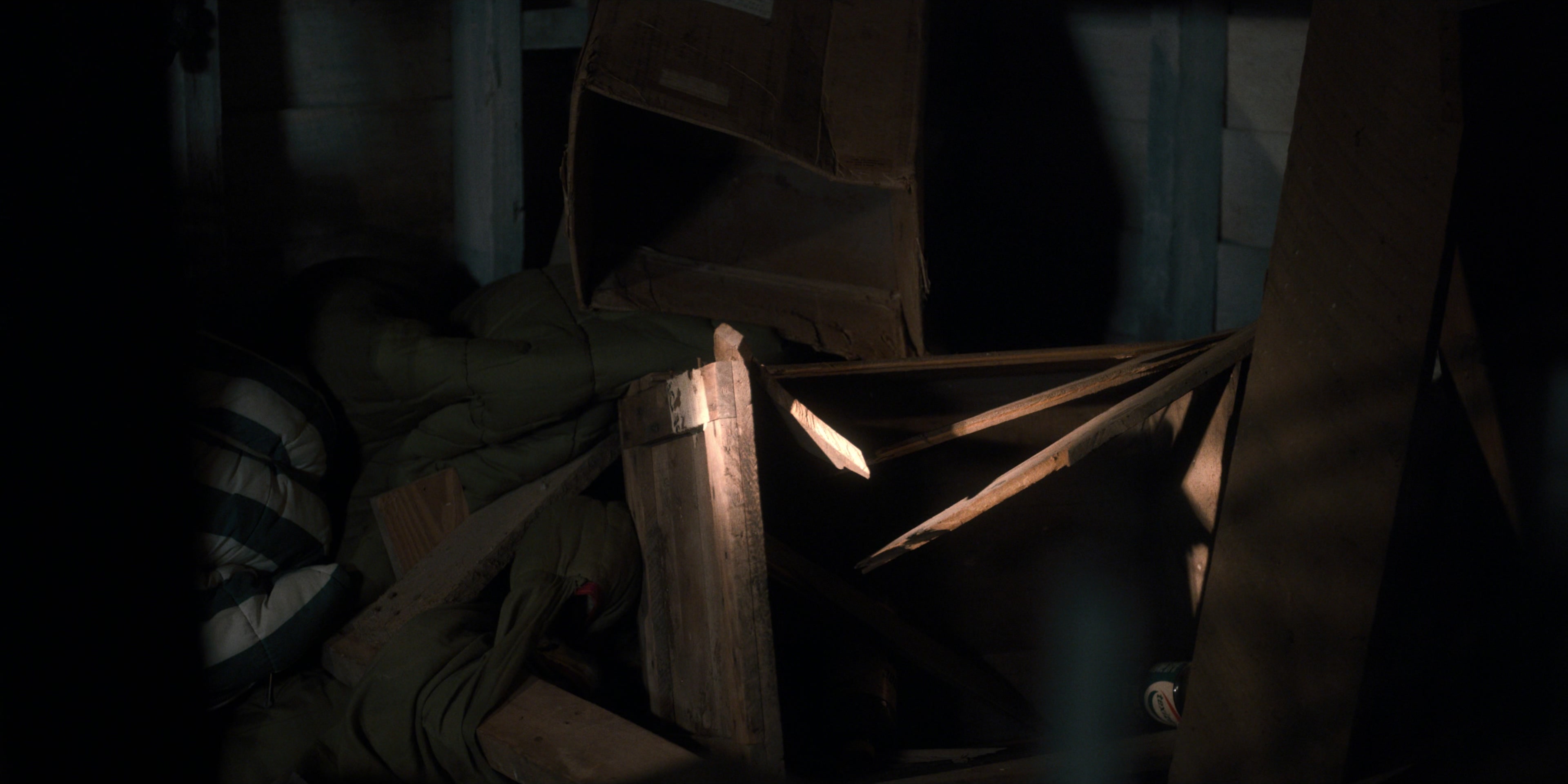 Stranger Things (2016), wide, 2.00:1 — film still