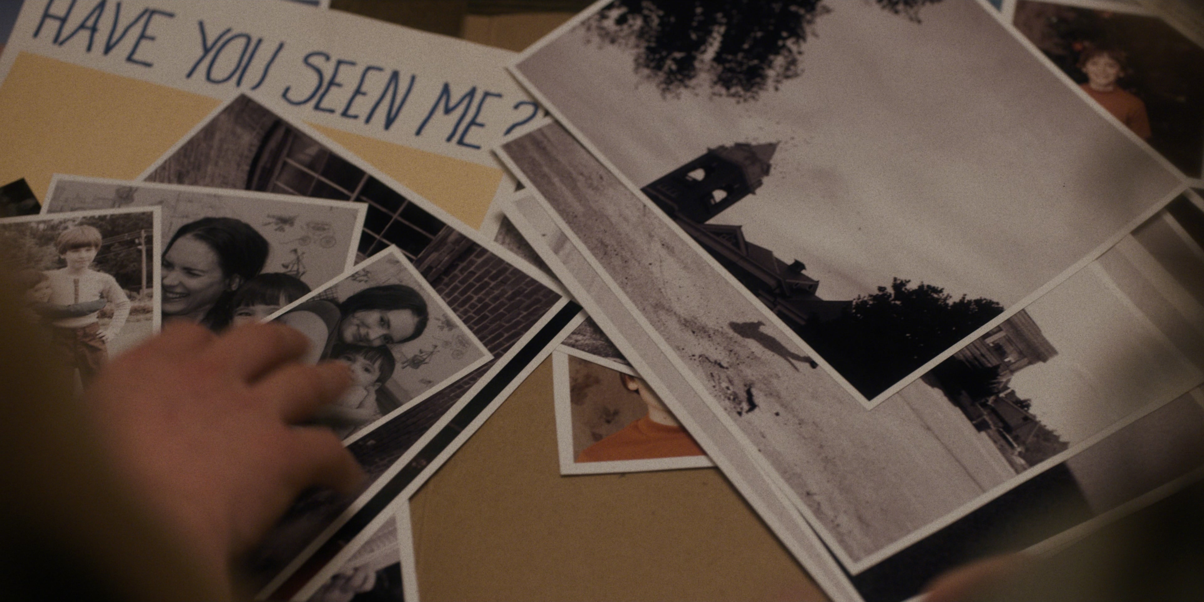 Stranger Things (2016), wide, 2.00:1 — film still