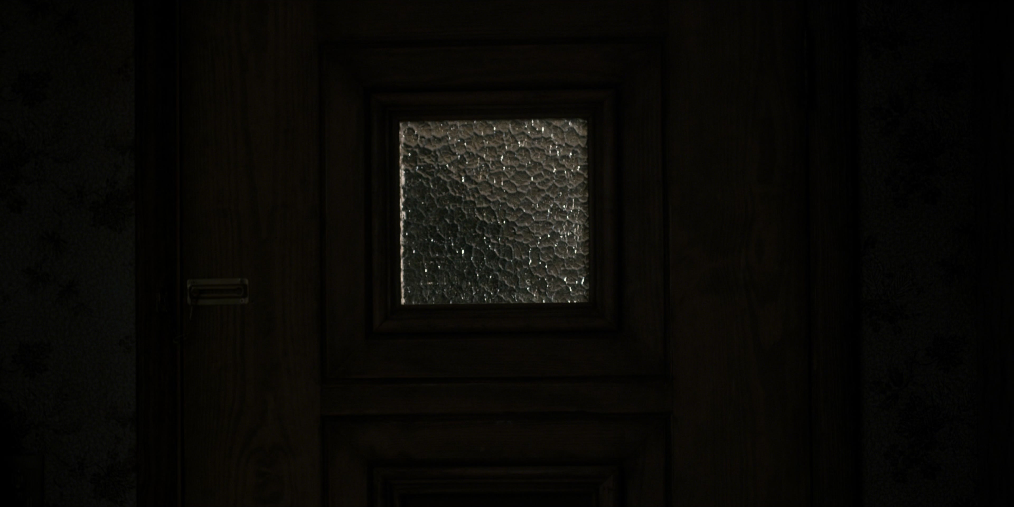 Stranger Things (2016), wide, 2.00:1 — film still