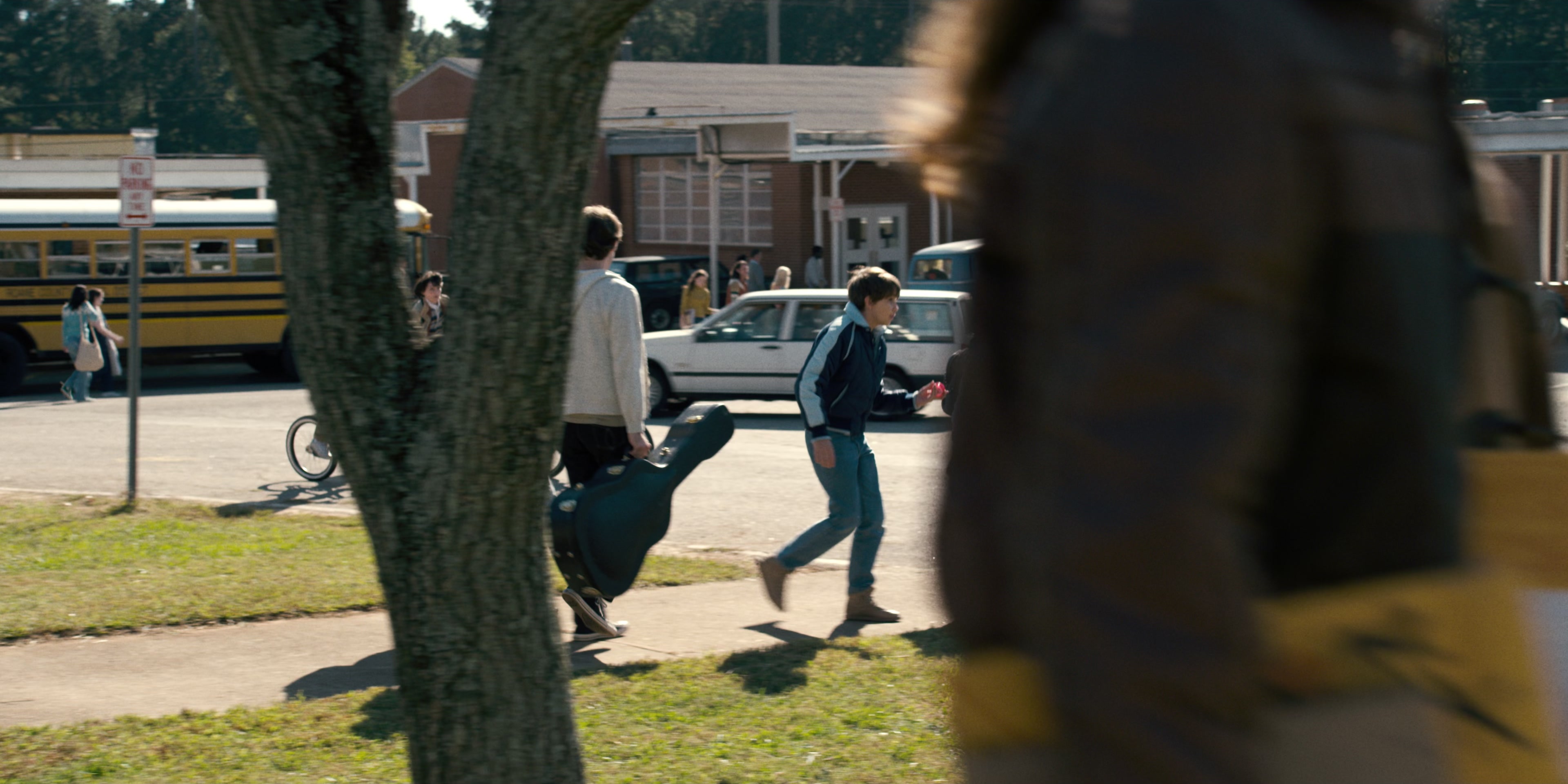 Stranger Things (2016), medium, 2.00:1 — film still