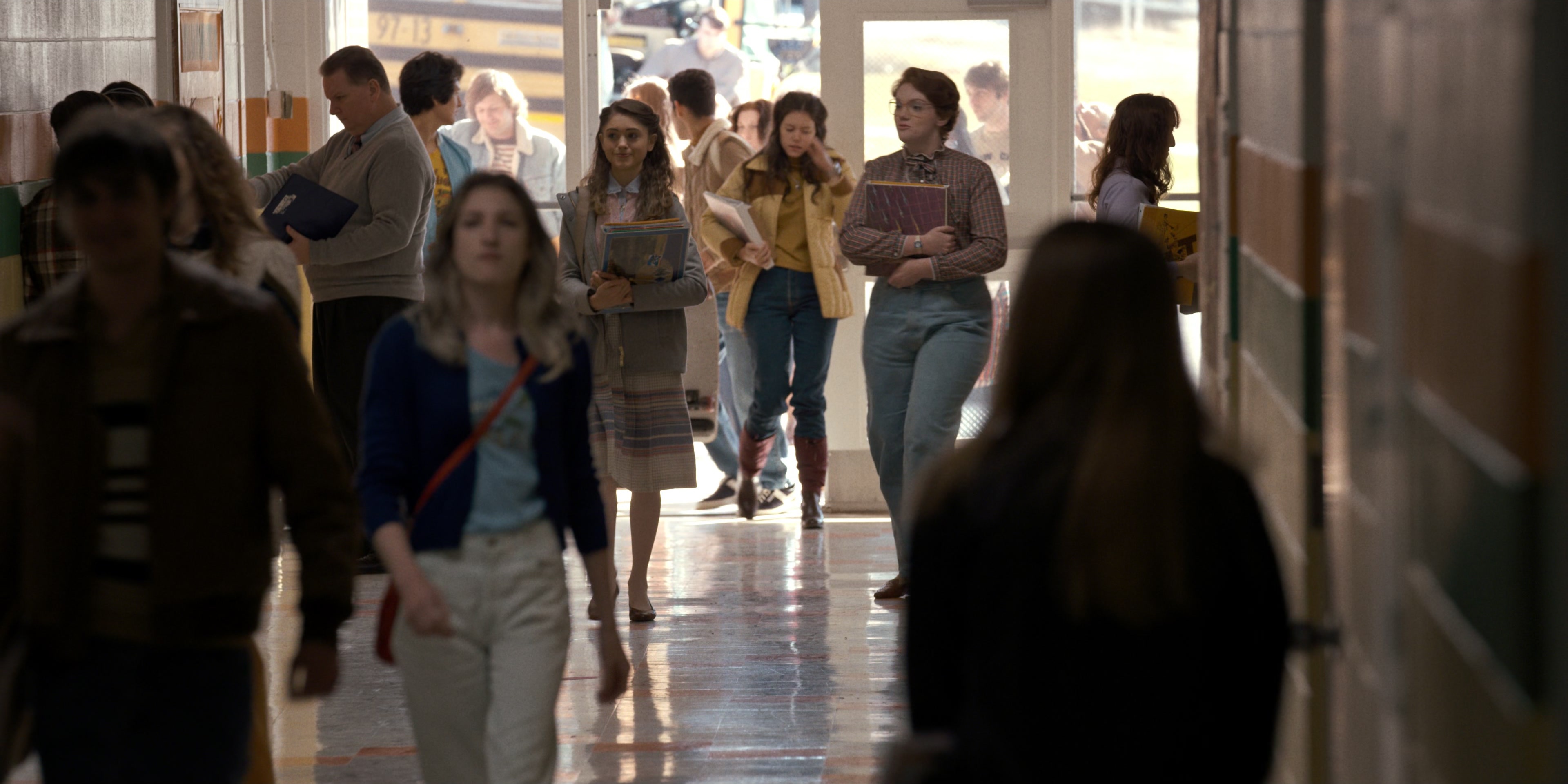 Stranger Things (2016), wide, 2.00:1 — film still