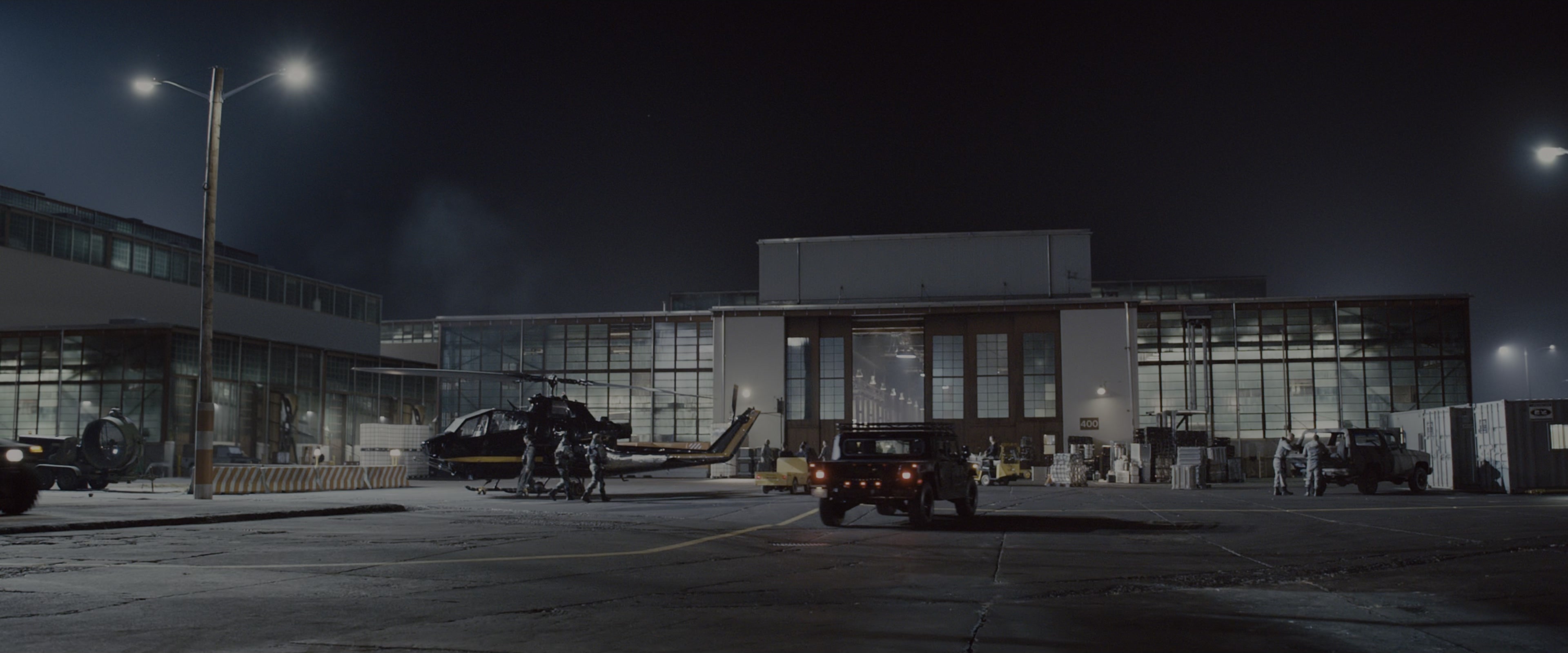 Fast & Furious 7 (2015), wide, 2.40:1 — film still