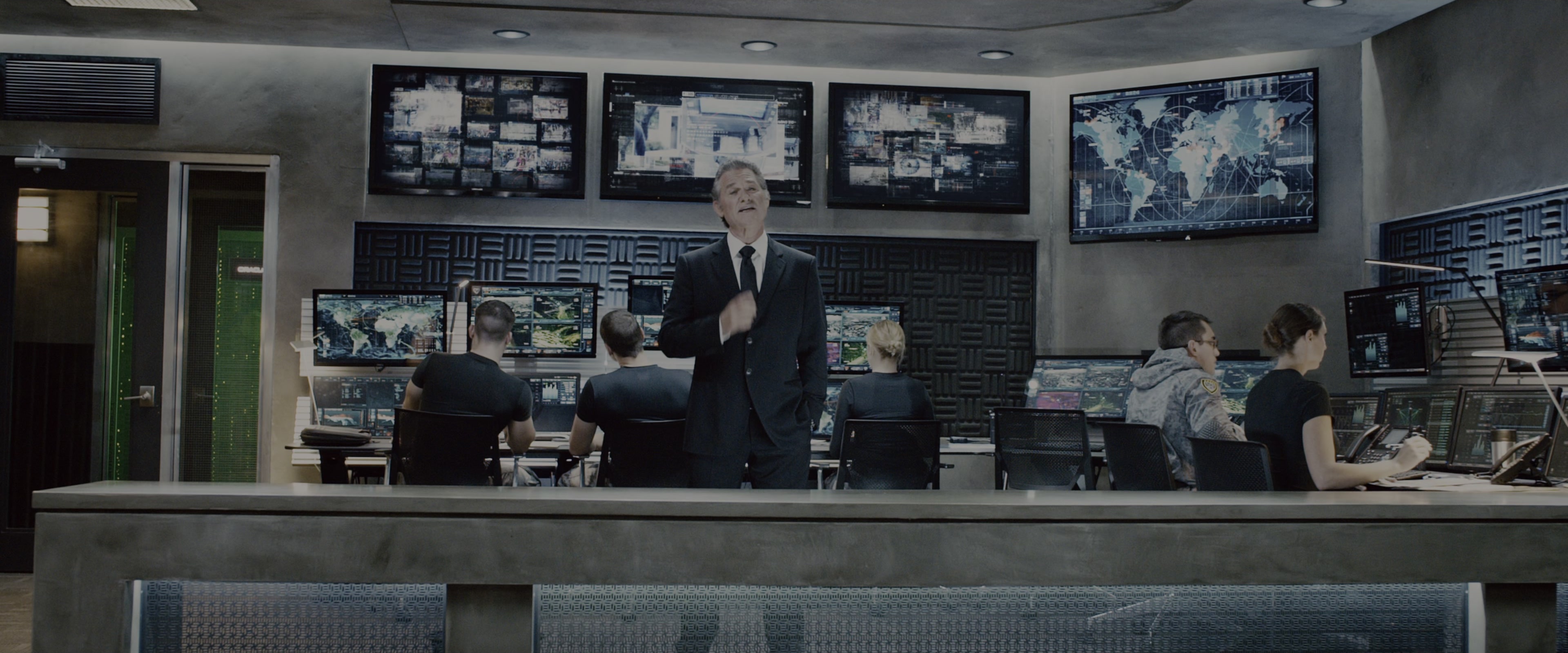 Fast & Furious 7 (2015), wide, 2.40:1 — film still