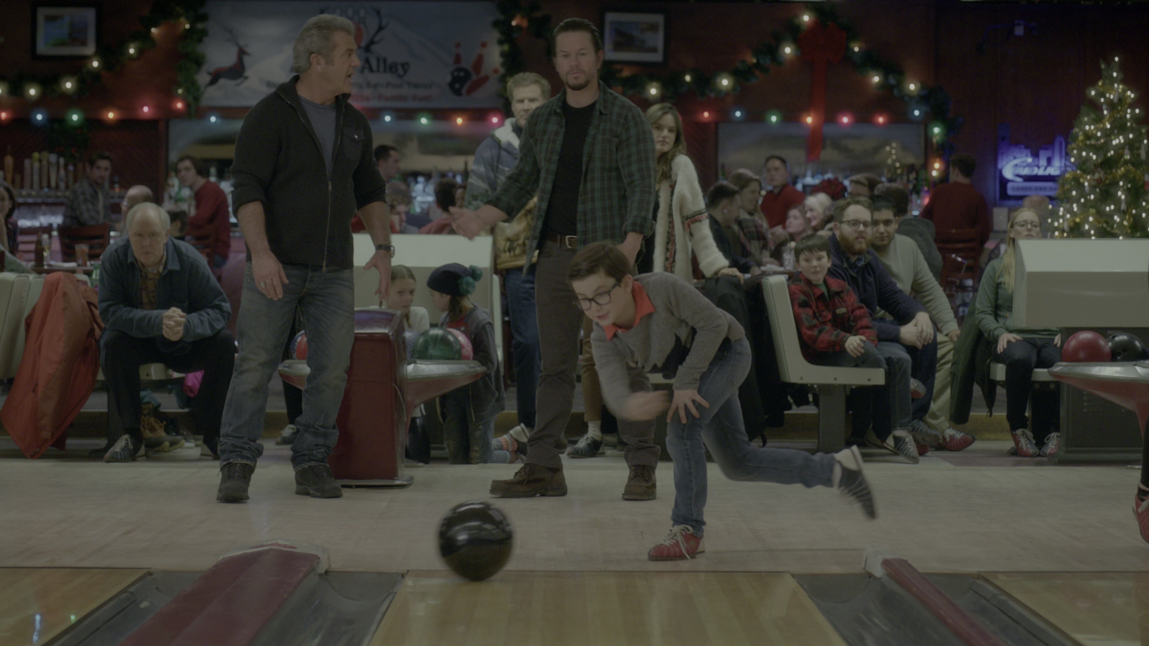 Daddy's Home 2 (2017), wide, 1.78:1 — film still