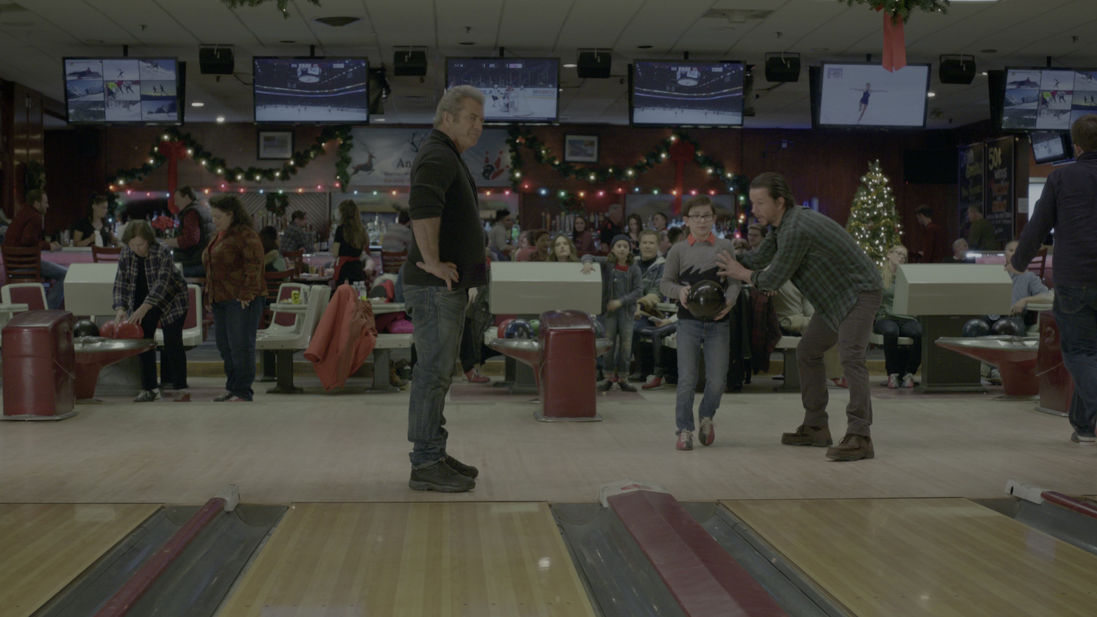 Daddy's Home 2 (2017), wide, 1.78:1 — film still