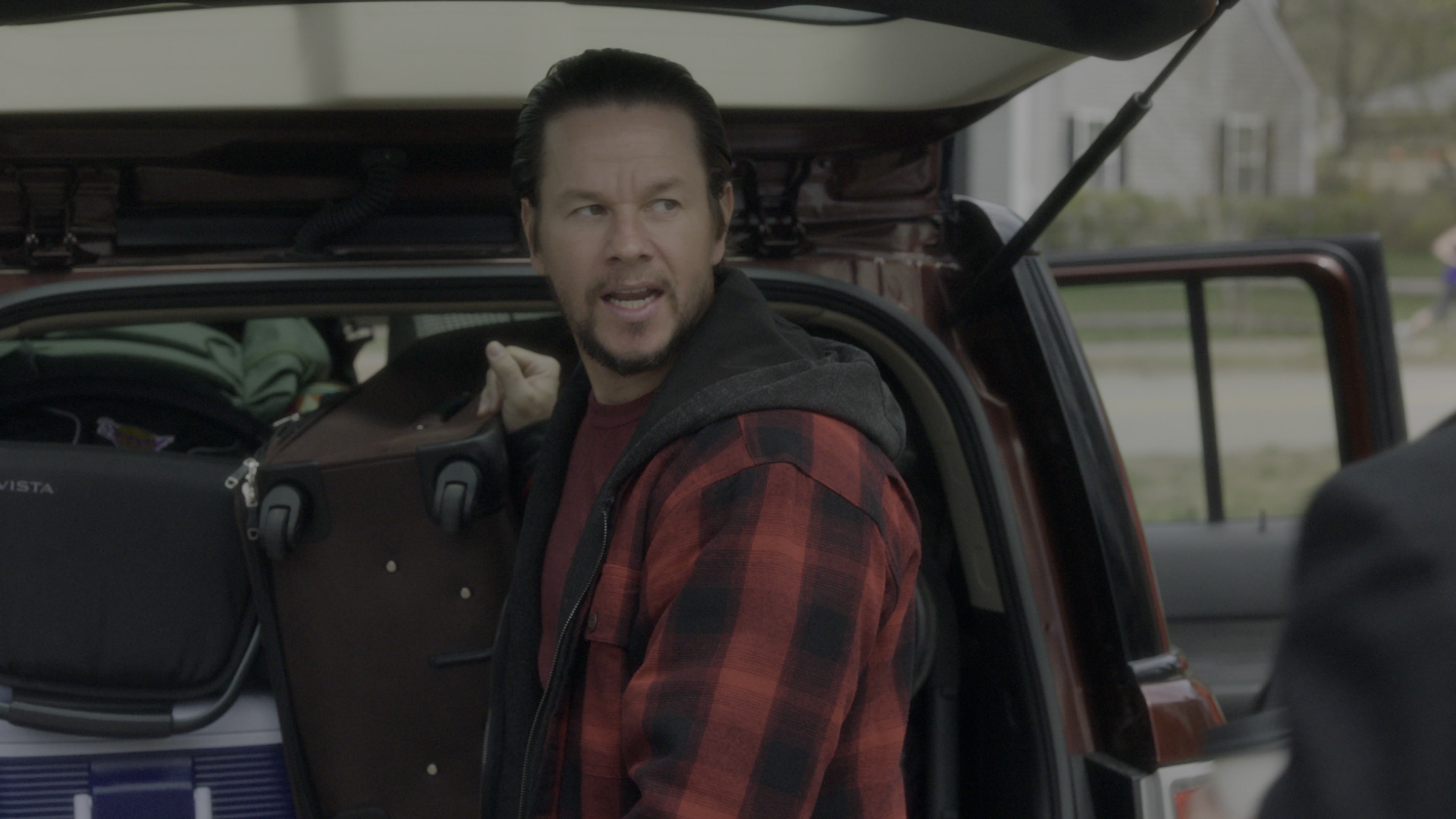 Daddy's Home 2 (2017), wide, 1.78:1 — film still