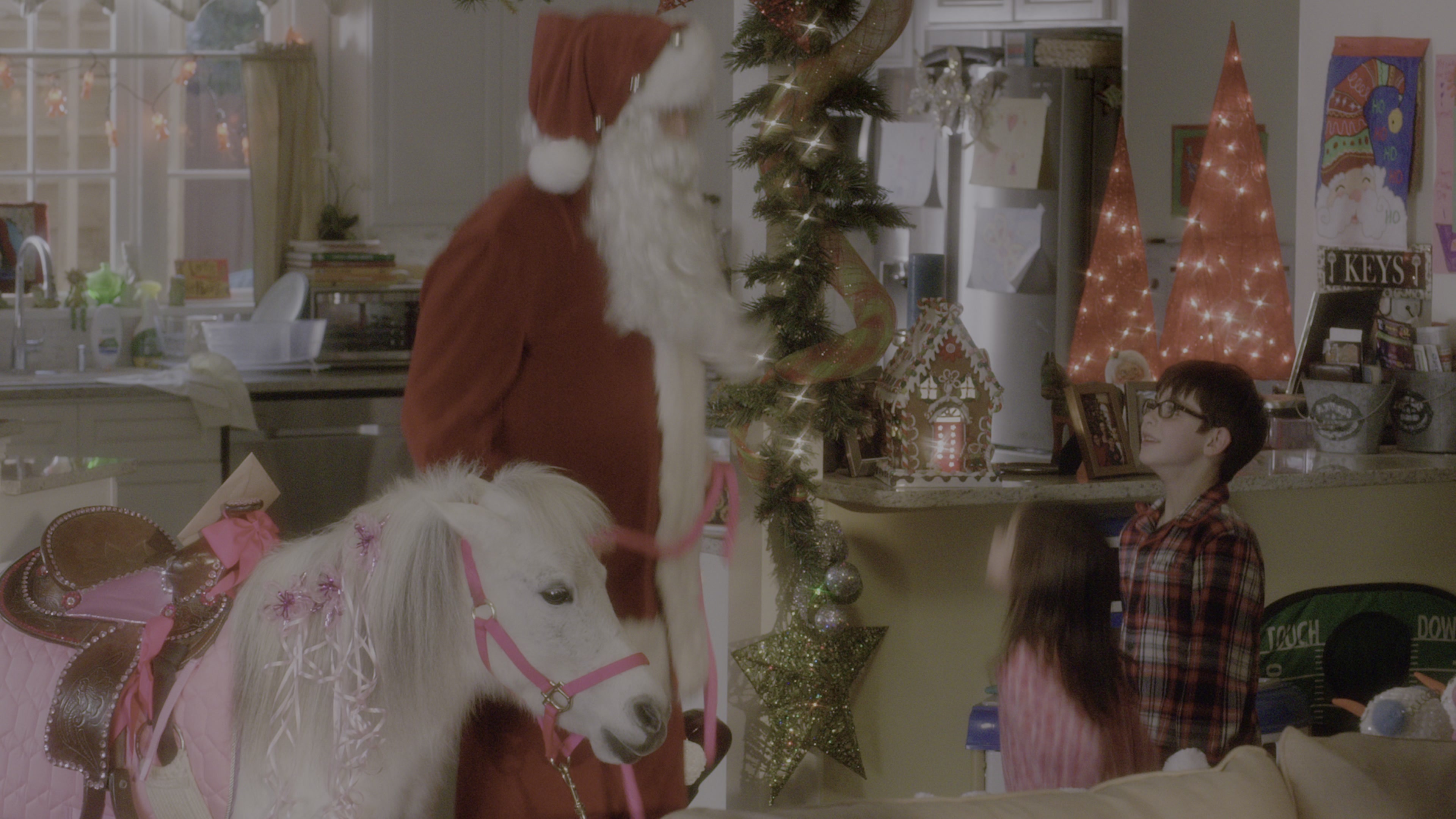 Daddy's Home (2015), wide, 1.78:1 — film still