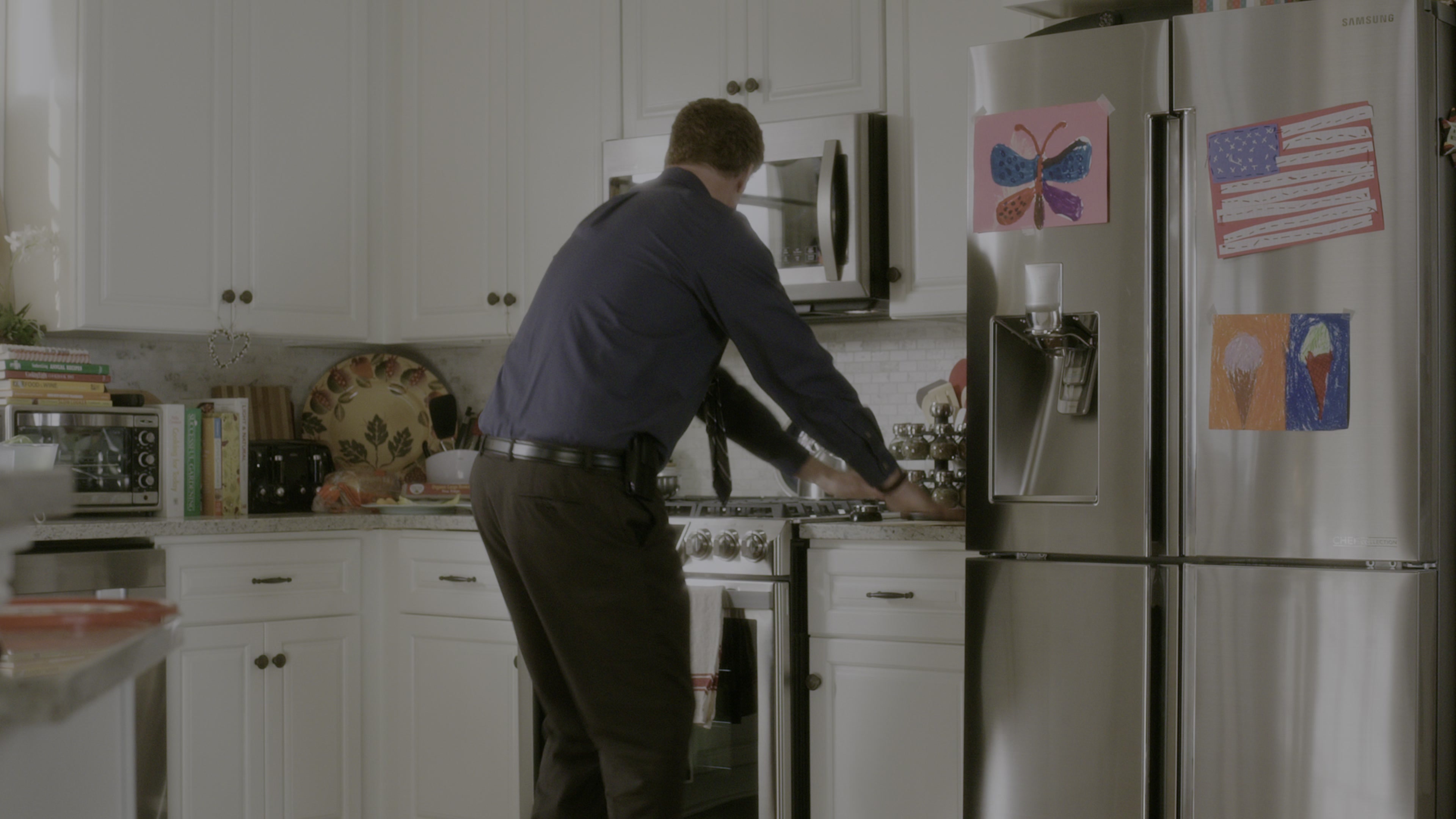 Daddy's Home (2015), wide, 1.78:1 — film still