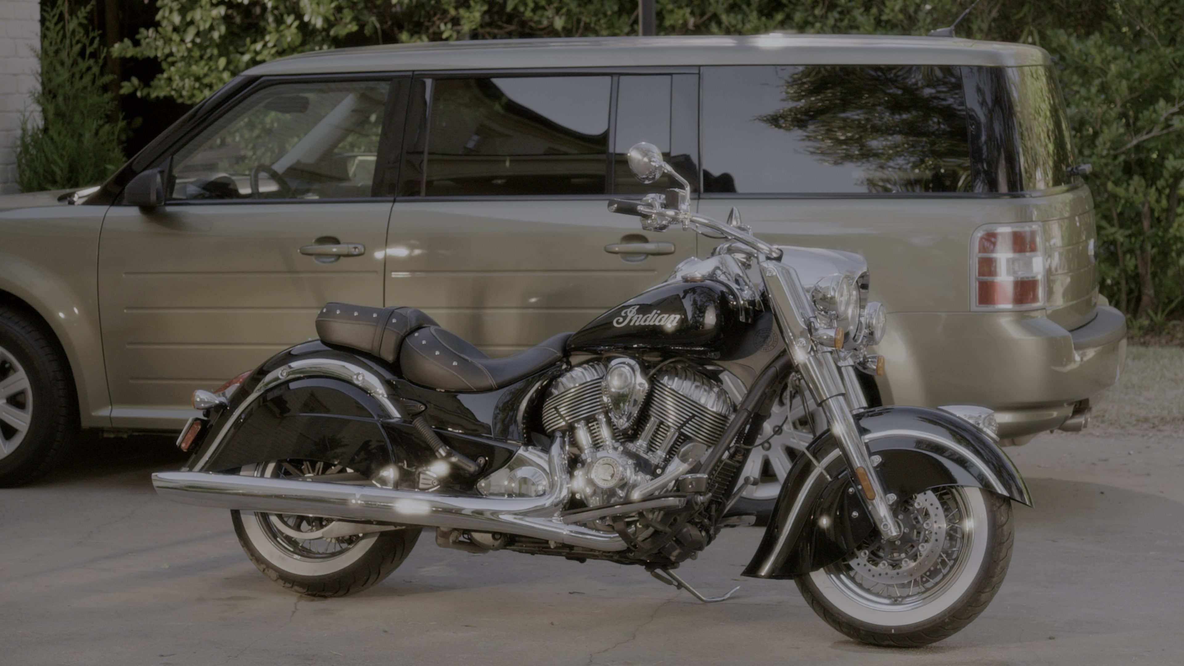 Daddy's Home (2015), wide, 1.78:1 — film still