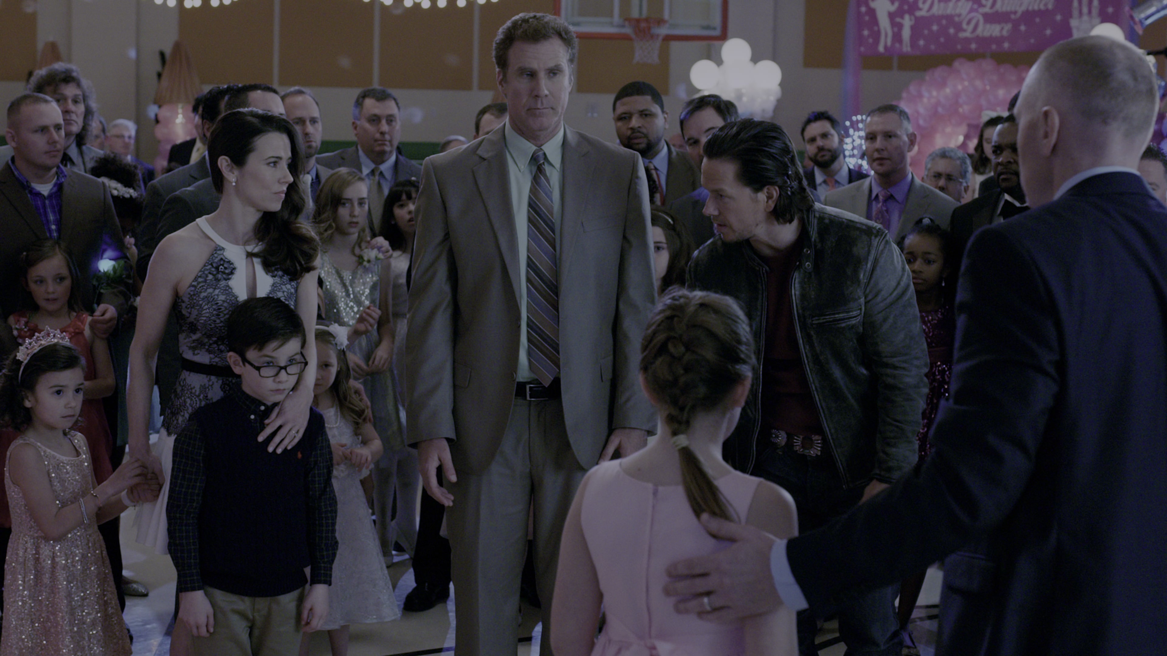 Daddy's Home (2015), wide, 1.78:1 — film still