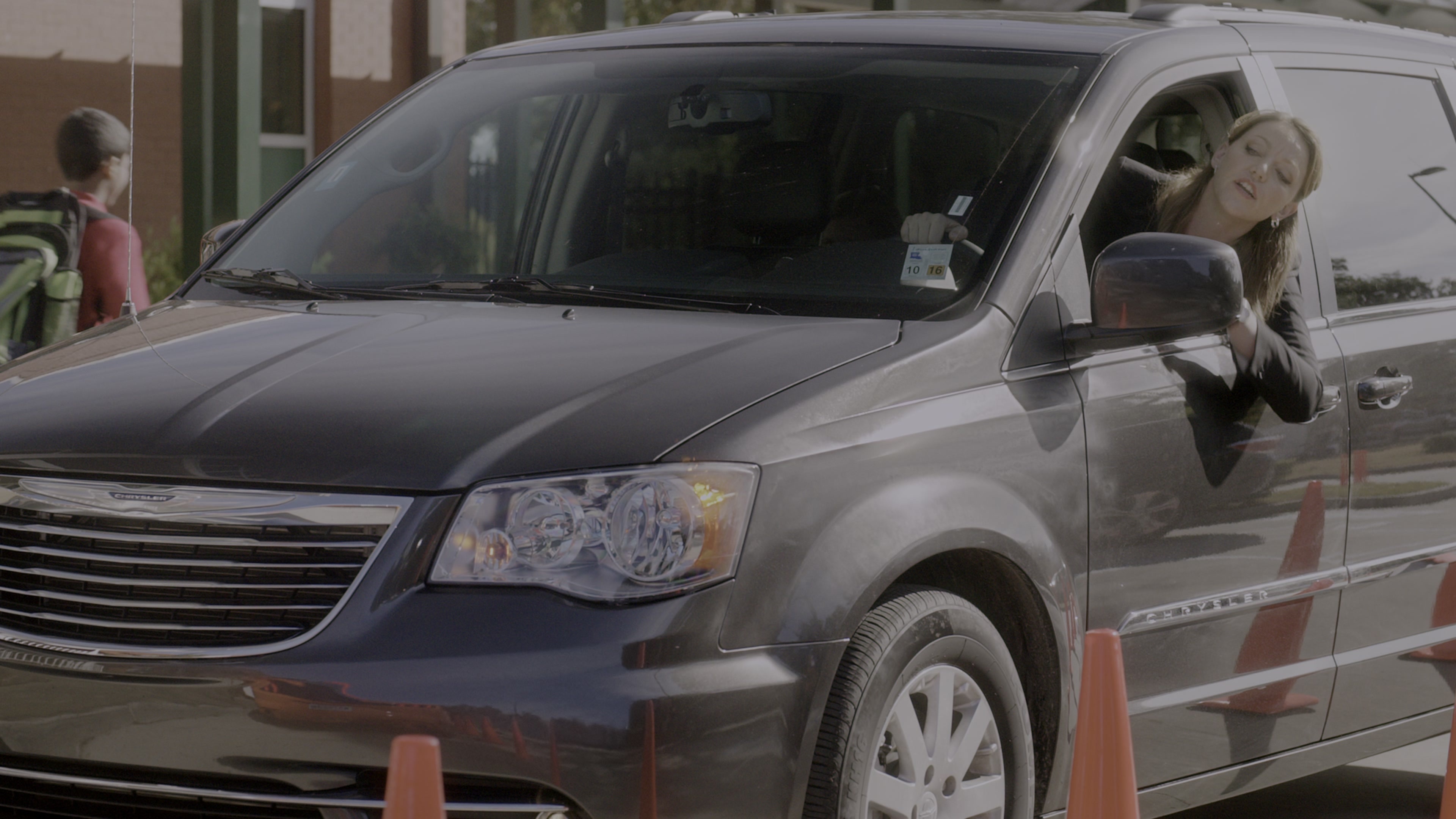 Daddy's Home (2015), wide, 1.78:1 — film still