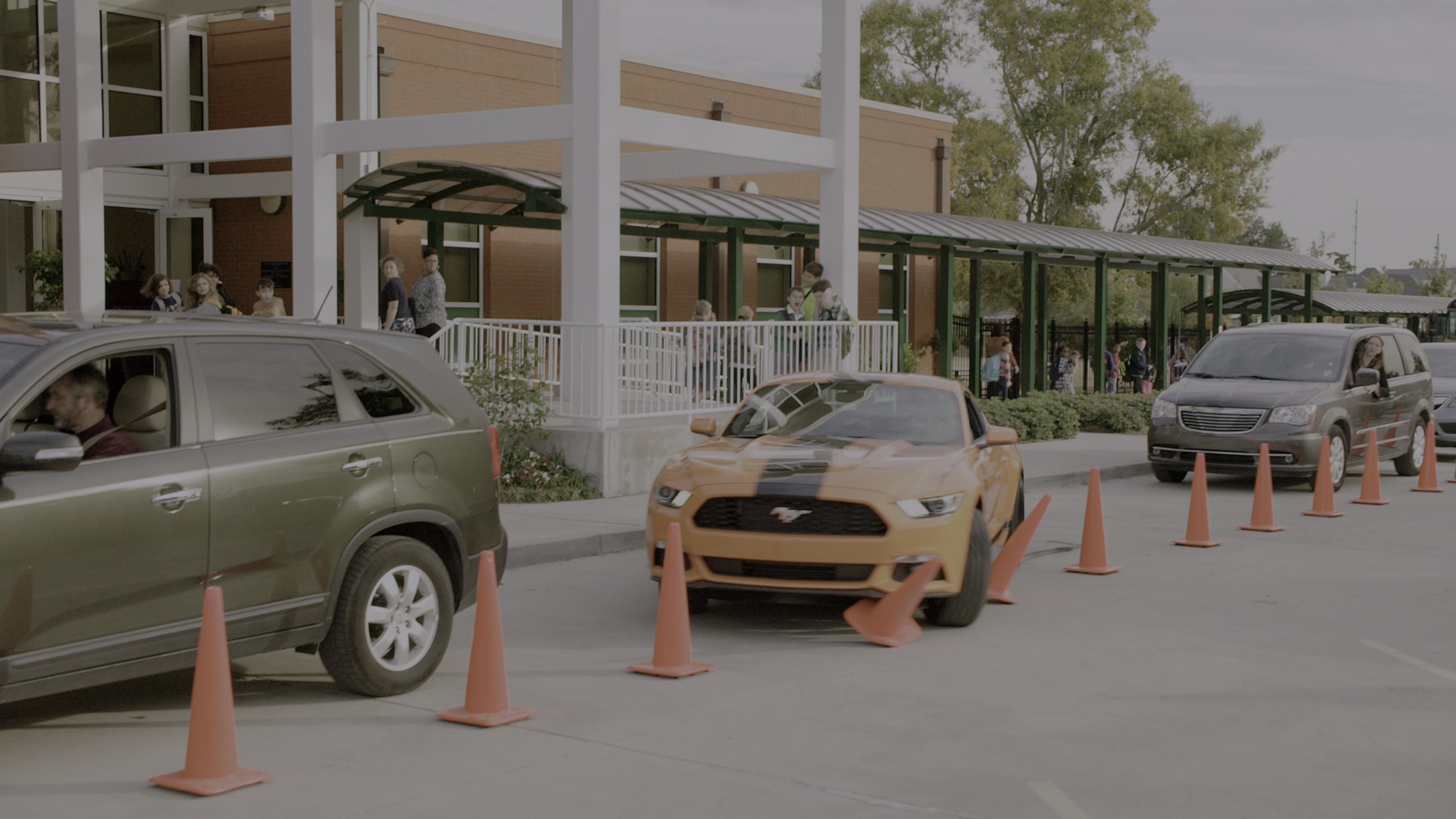 Daddy's Home (2015), wide, 1.78:1 — film still