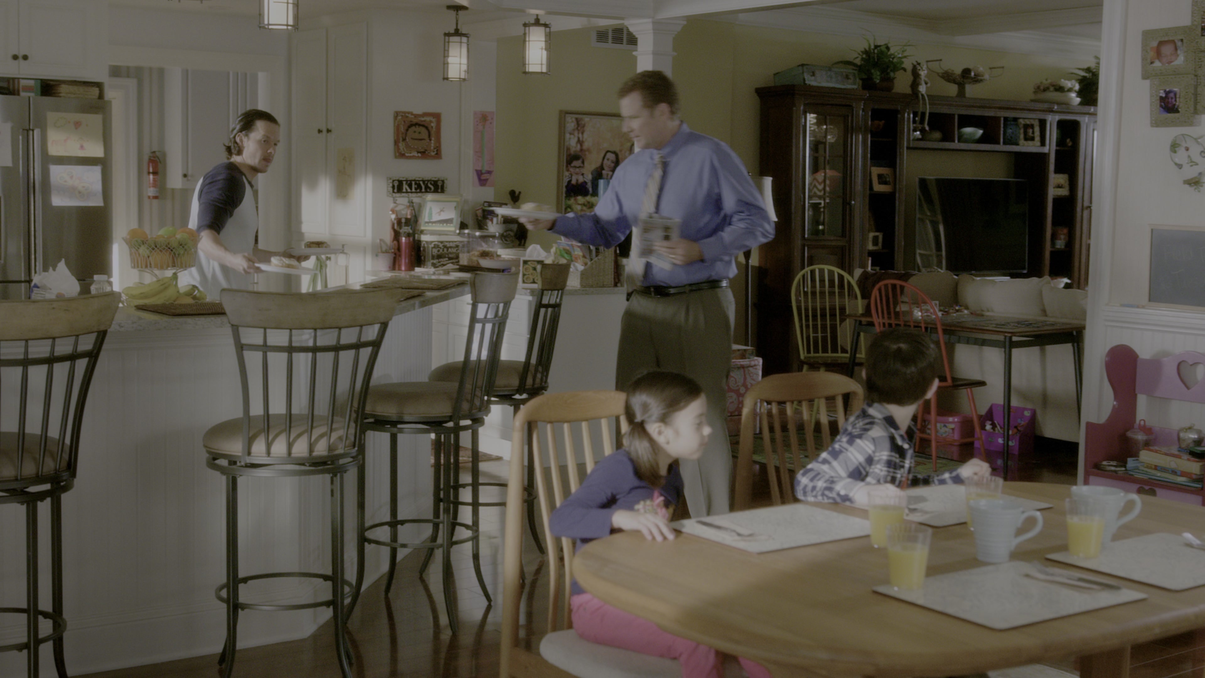 Daddy's Home (2015), wide, 1.78:1 — film still
