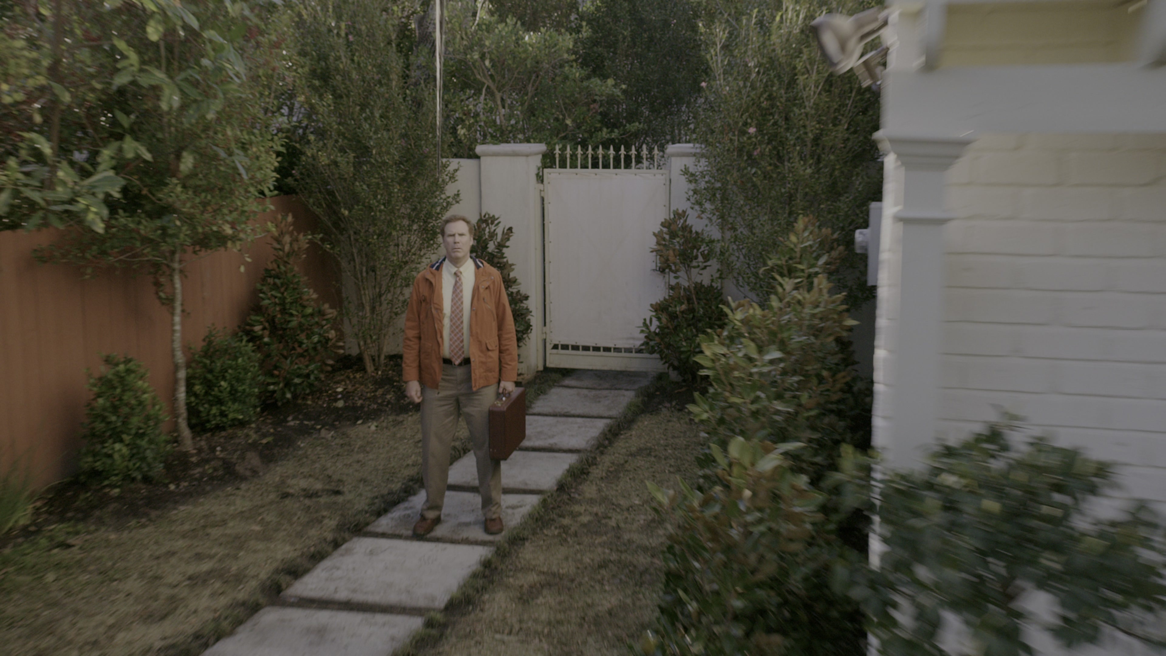 Daddy's Home (2015), wide, 1.78:1 — film still