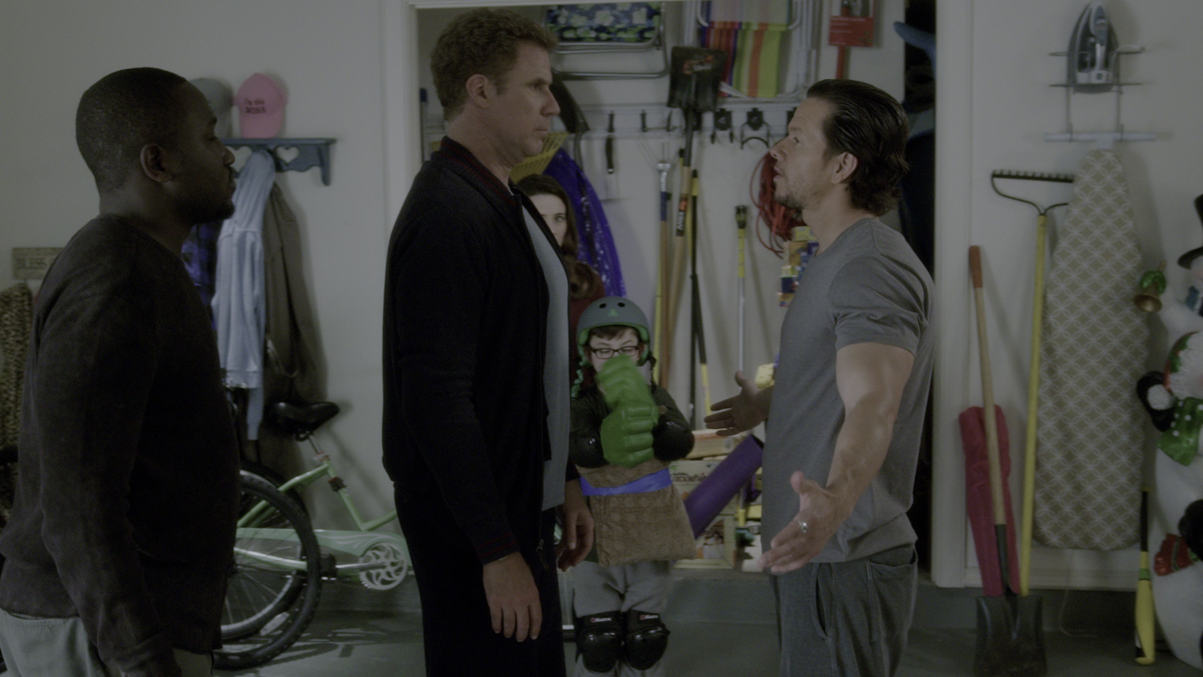Daddy's Home (2015), wide, 1.78:1 — film still