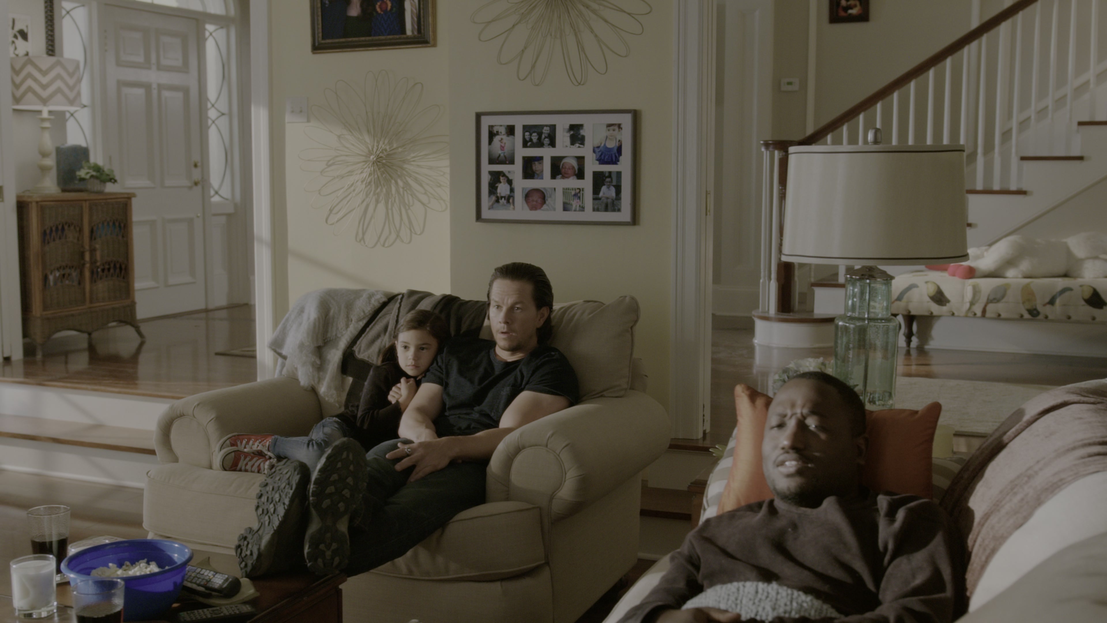 Daddy's Home (2015), wide, 1.78:1 — film still