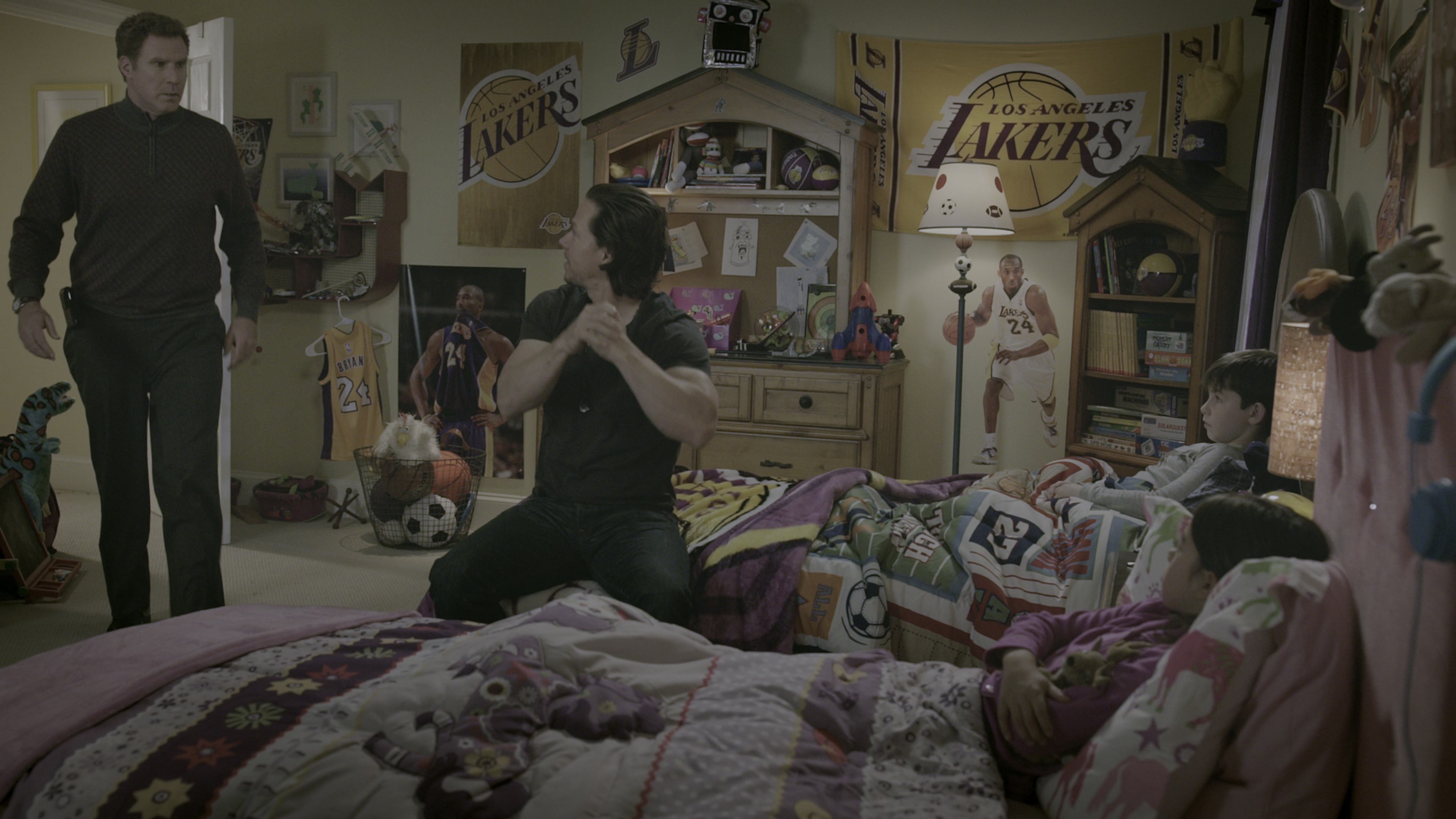Daddy's Home (2015), wide, 1.78:1 — film still