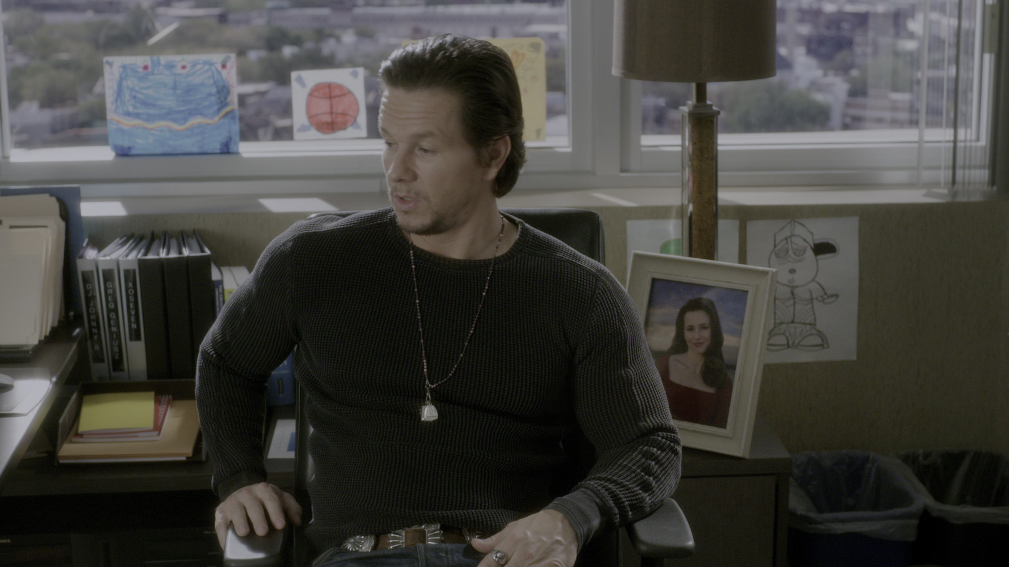 Daddy's Home (2015), wide, 1.78:1 — film still