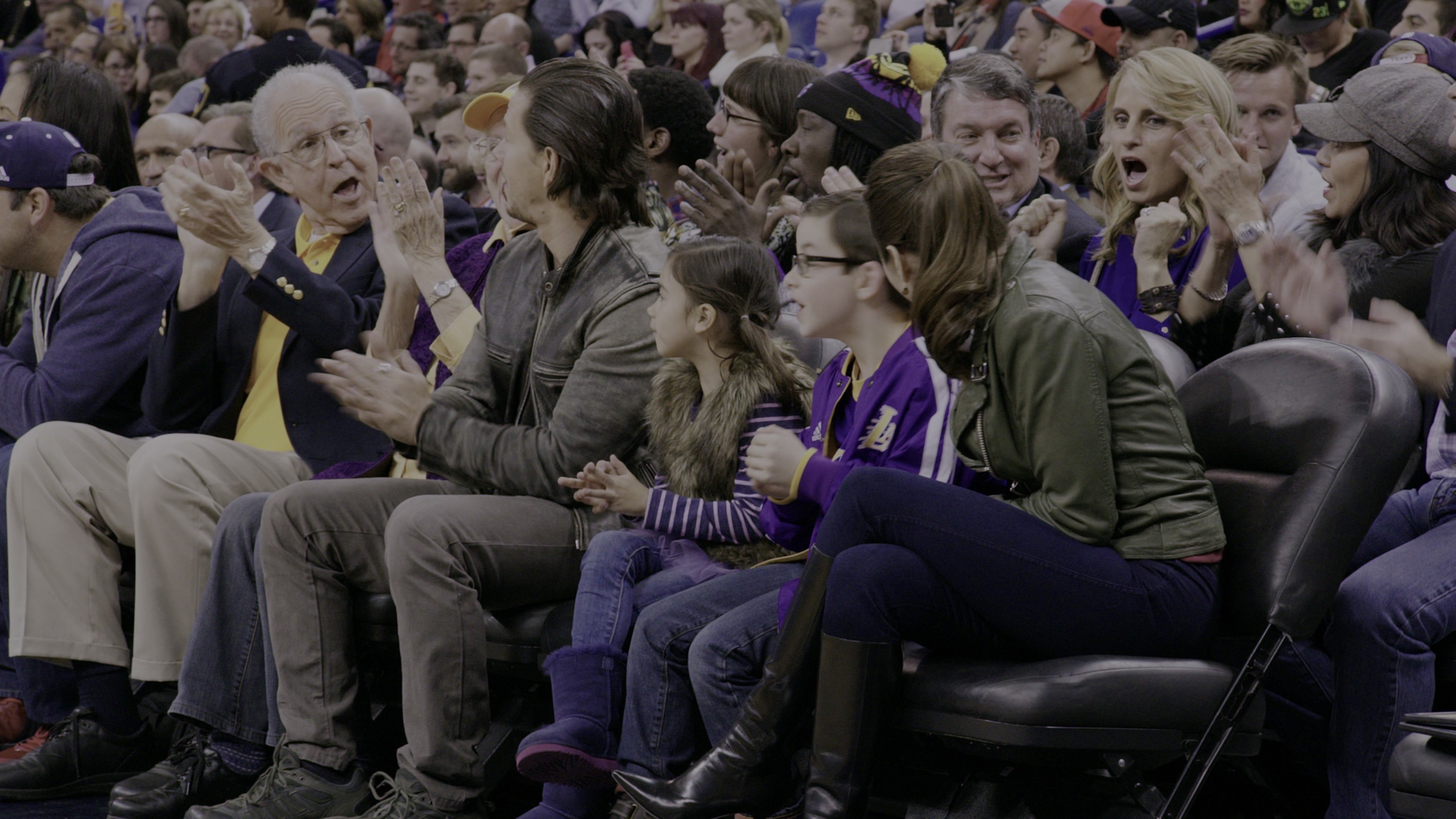 Daddy's Home (2015), wide, 1.78:1 — film still