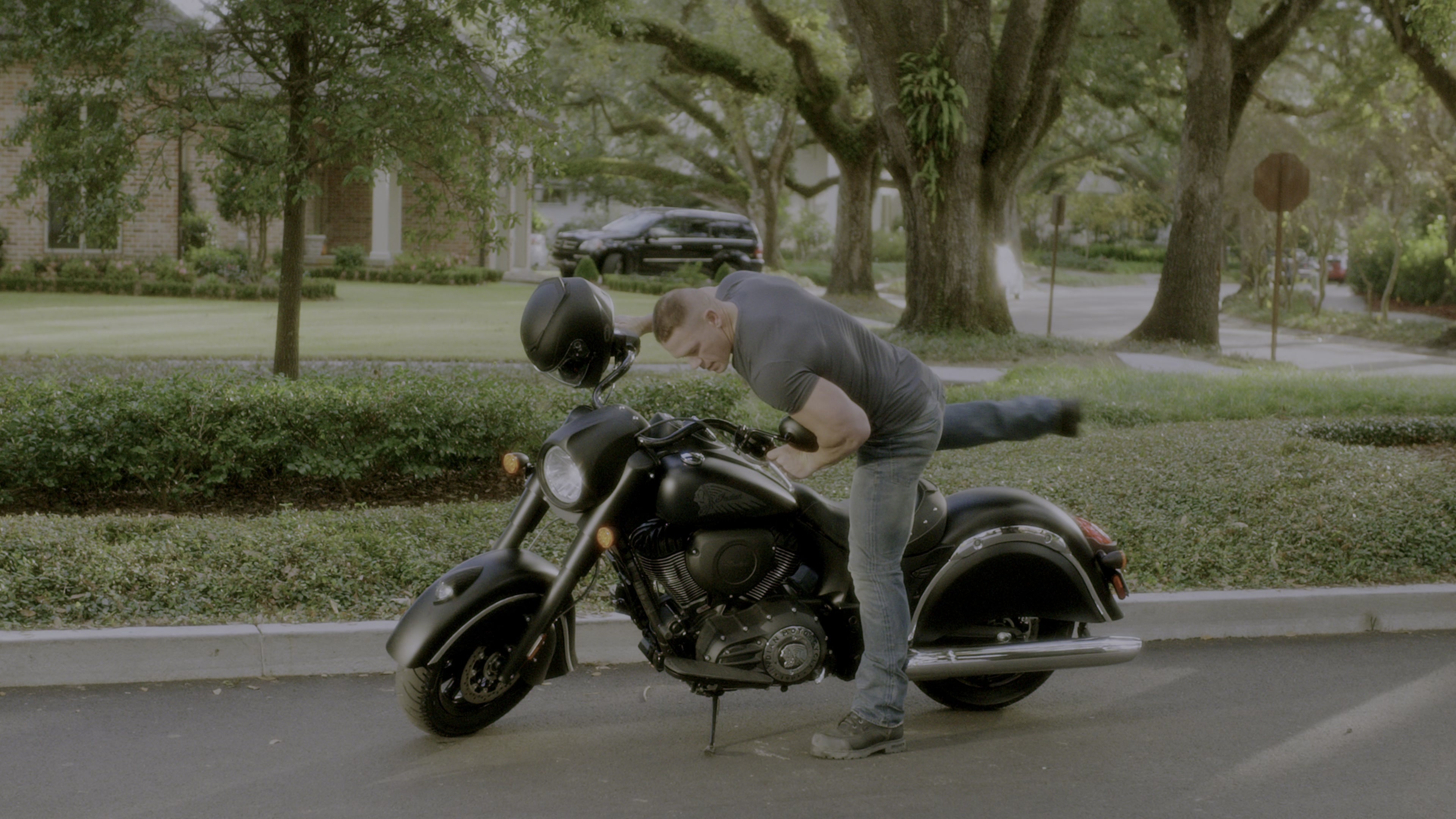 Daddy's Home (2015), wide, 1.78:1 — film still