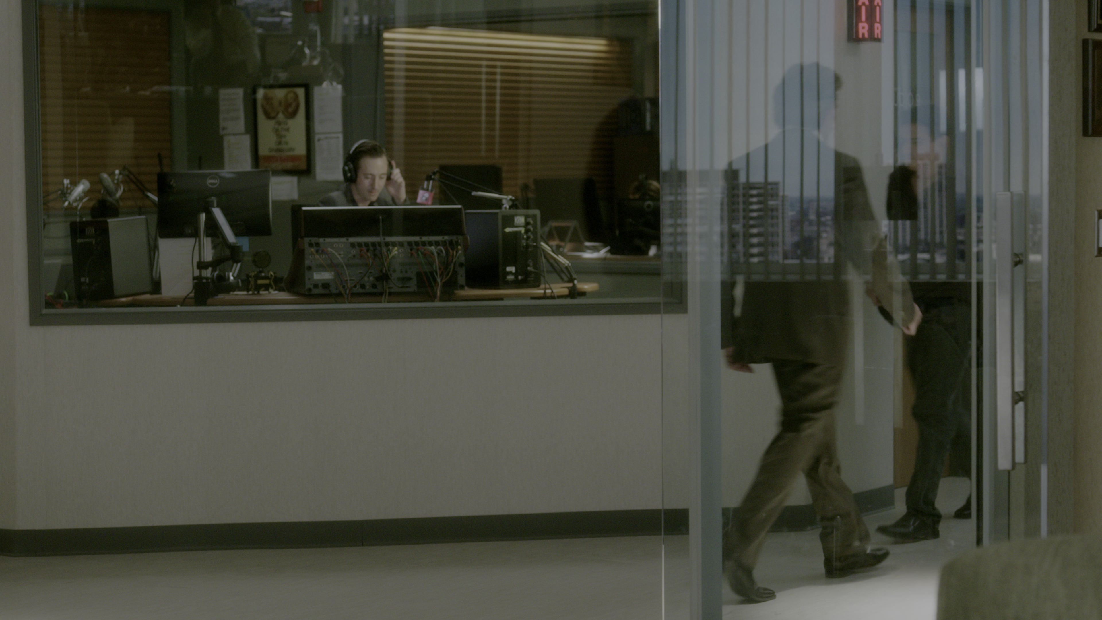 Daddy's Home (2015), wide, 1.78:1 — film still
