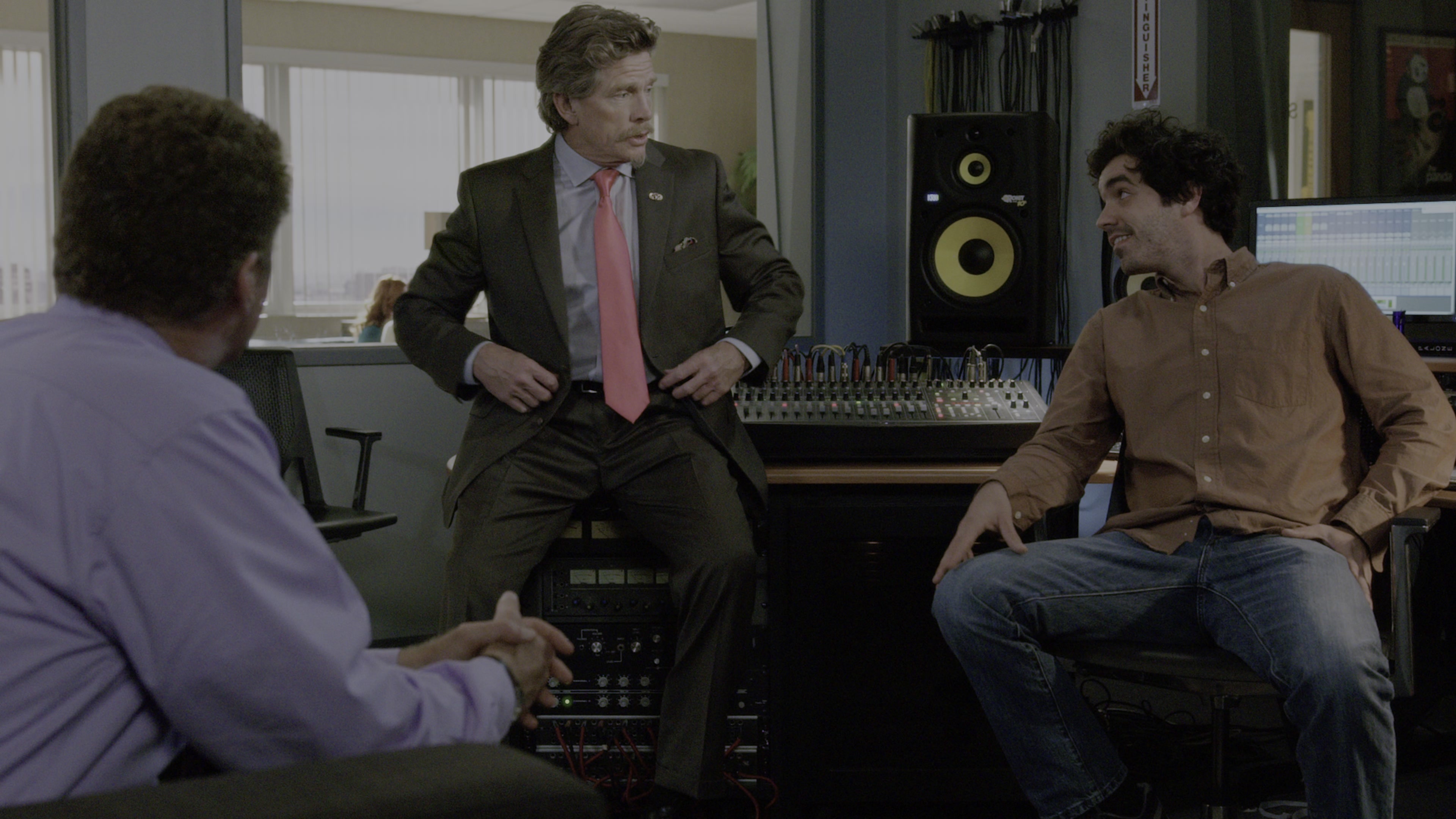 Daddy's Home (2015), wide, 1.78:1 — film still