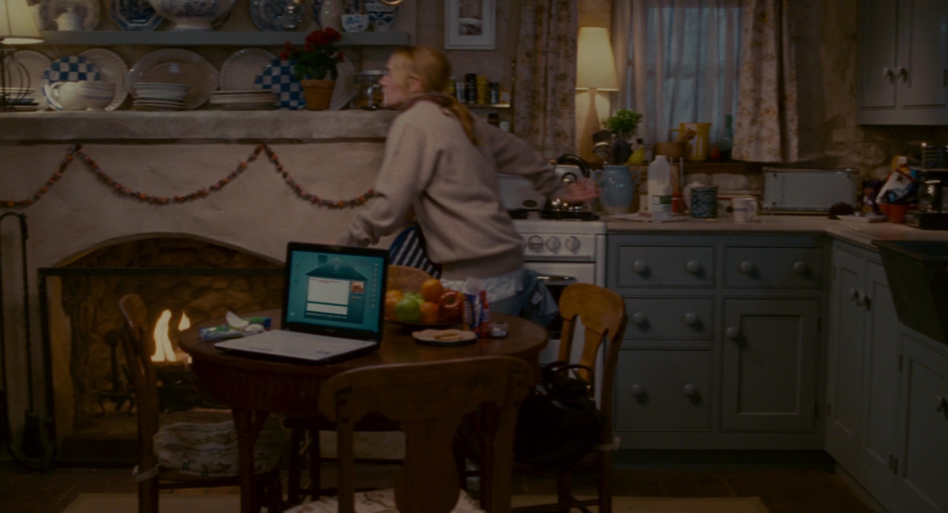 The Holiday (2006), wide, 1.85:1 — film still