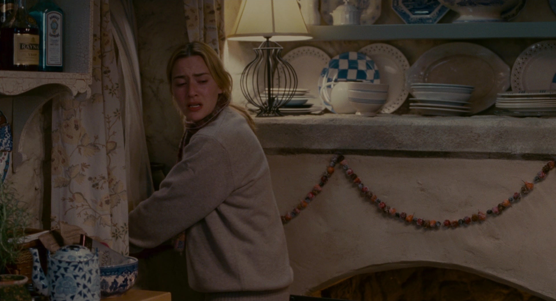 The Holiday (2006), wide, 1.85:1 — film still