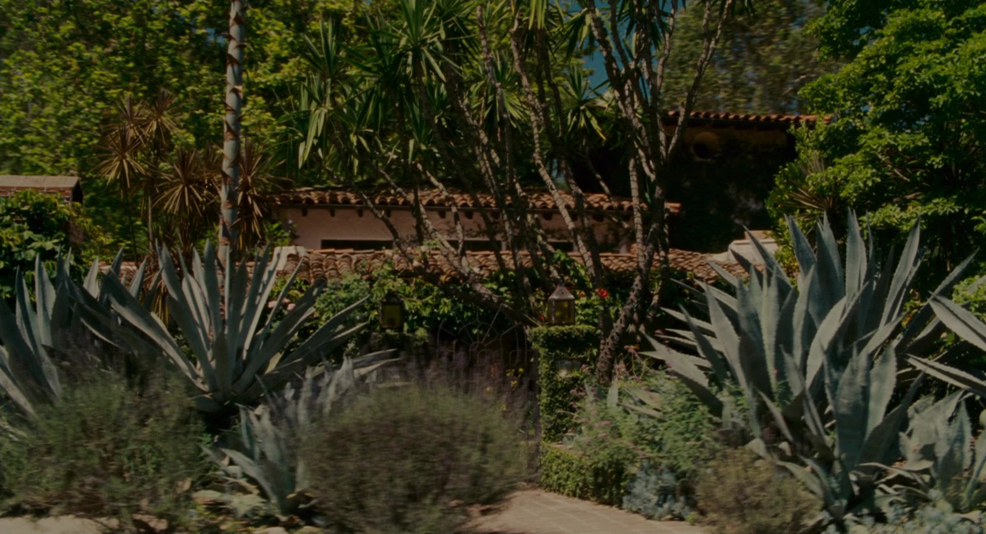 The Holiday (2006), wide, 1.85:1 — film still