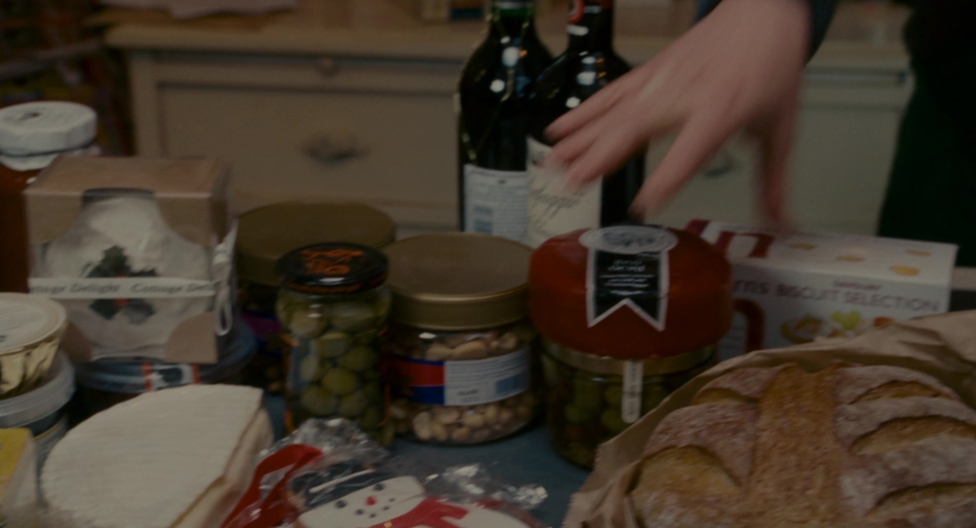 The Holiday (2006), wide, 1.85:1 — film still