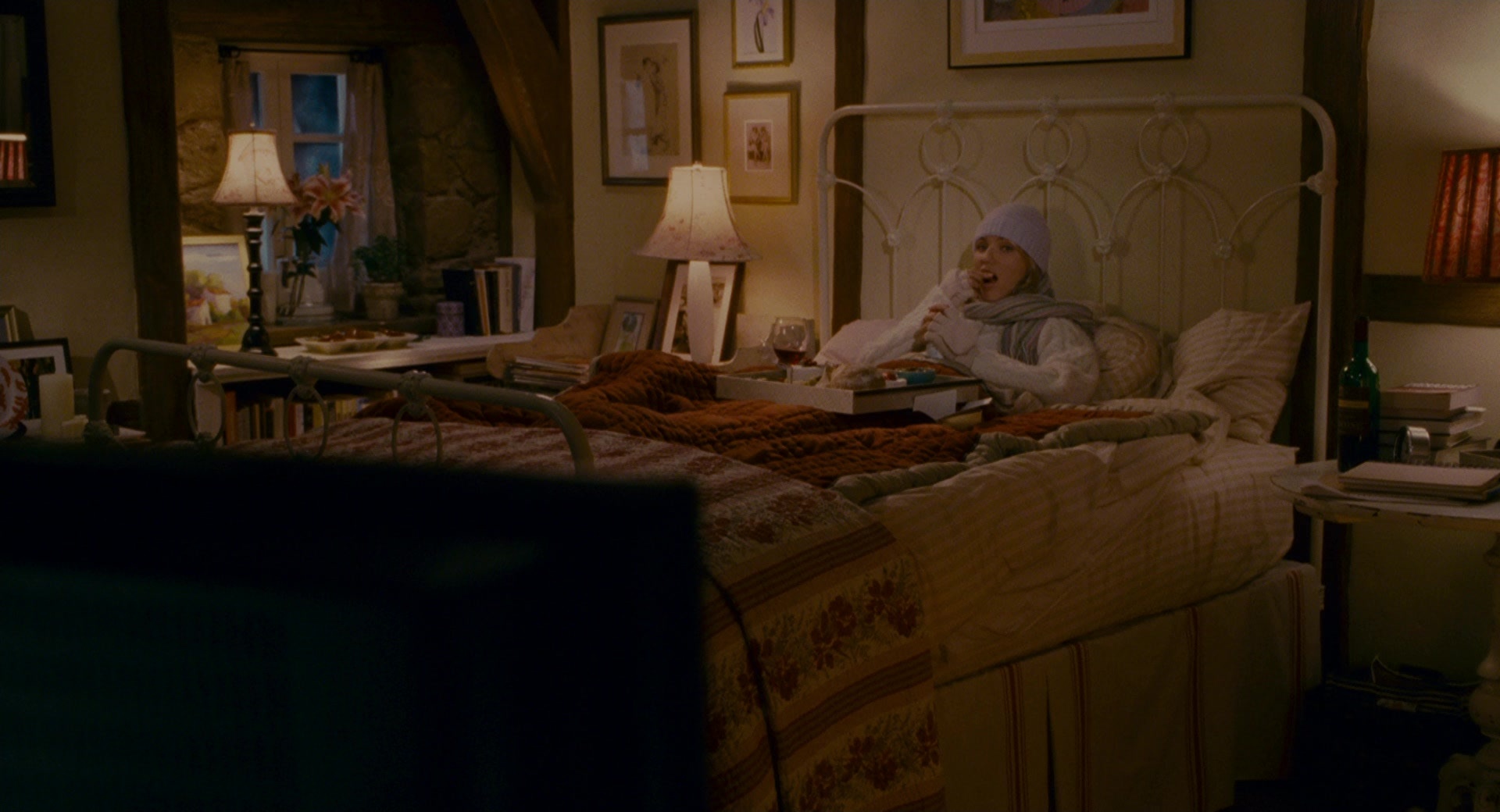 The Holiday (2006), wide, 1.85:1 — film still