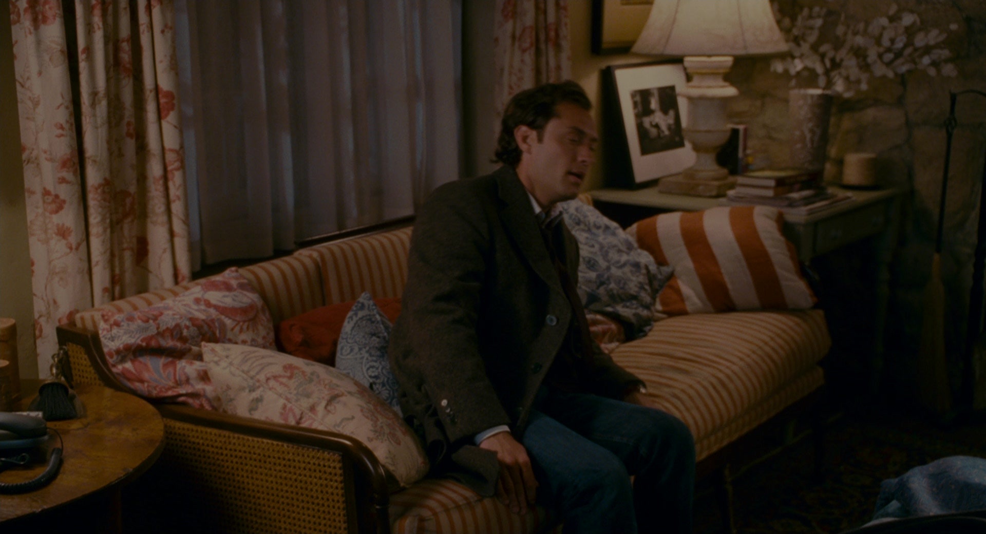 The Holiday (2006), wide, 1.85:1 — film still