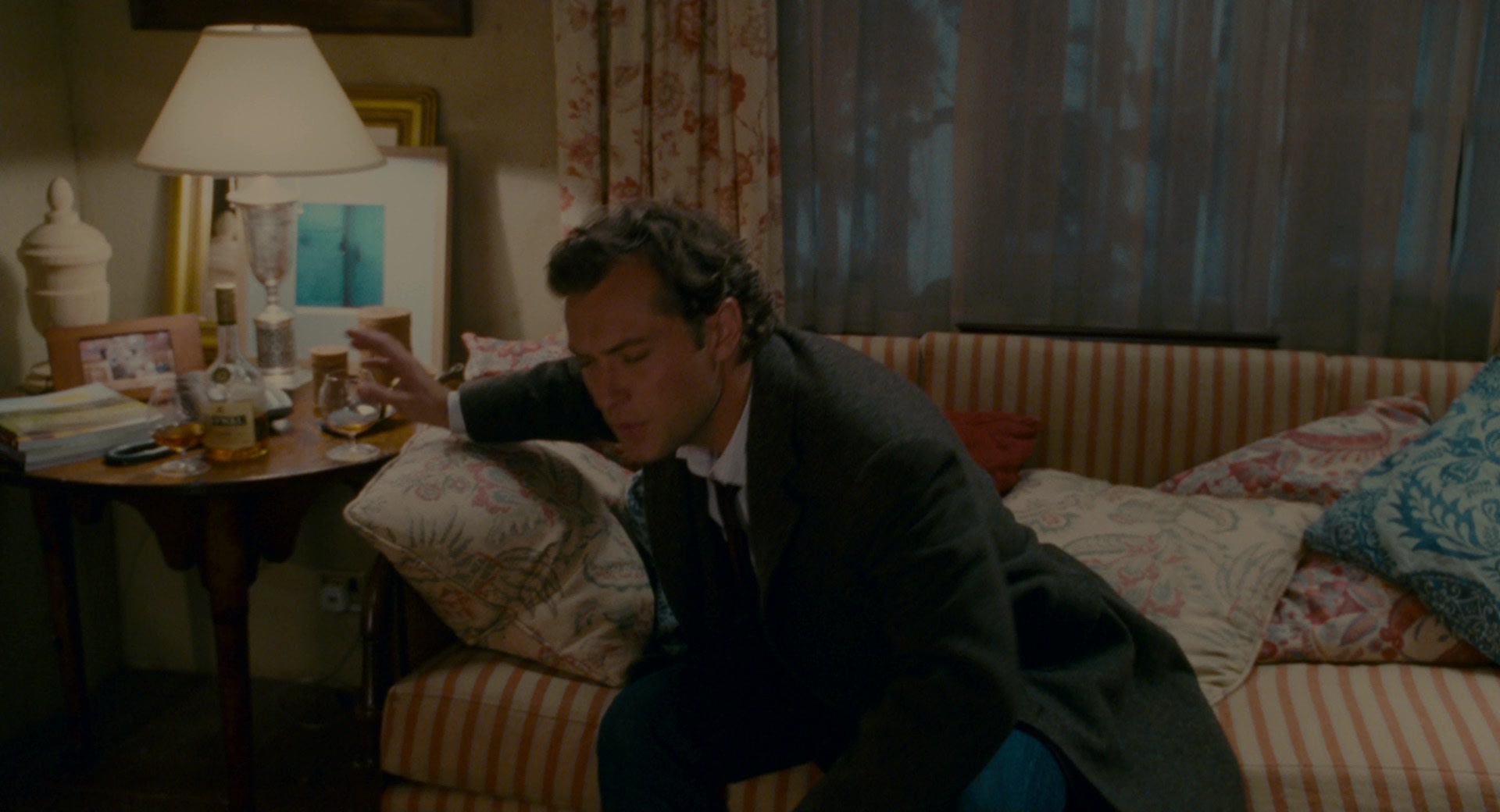 The Holiday (2006), wide, 1.85:1 — film still