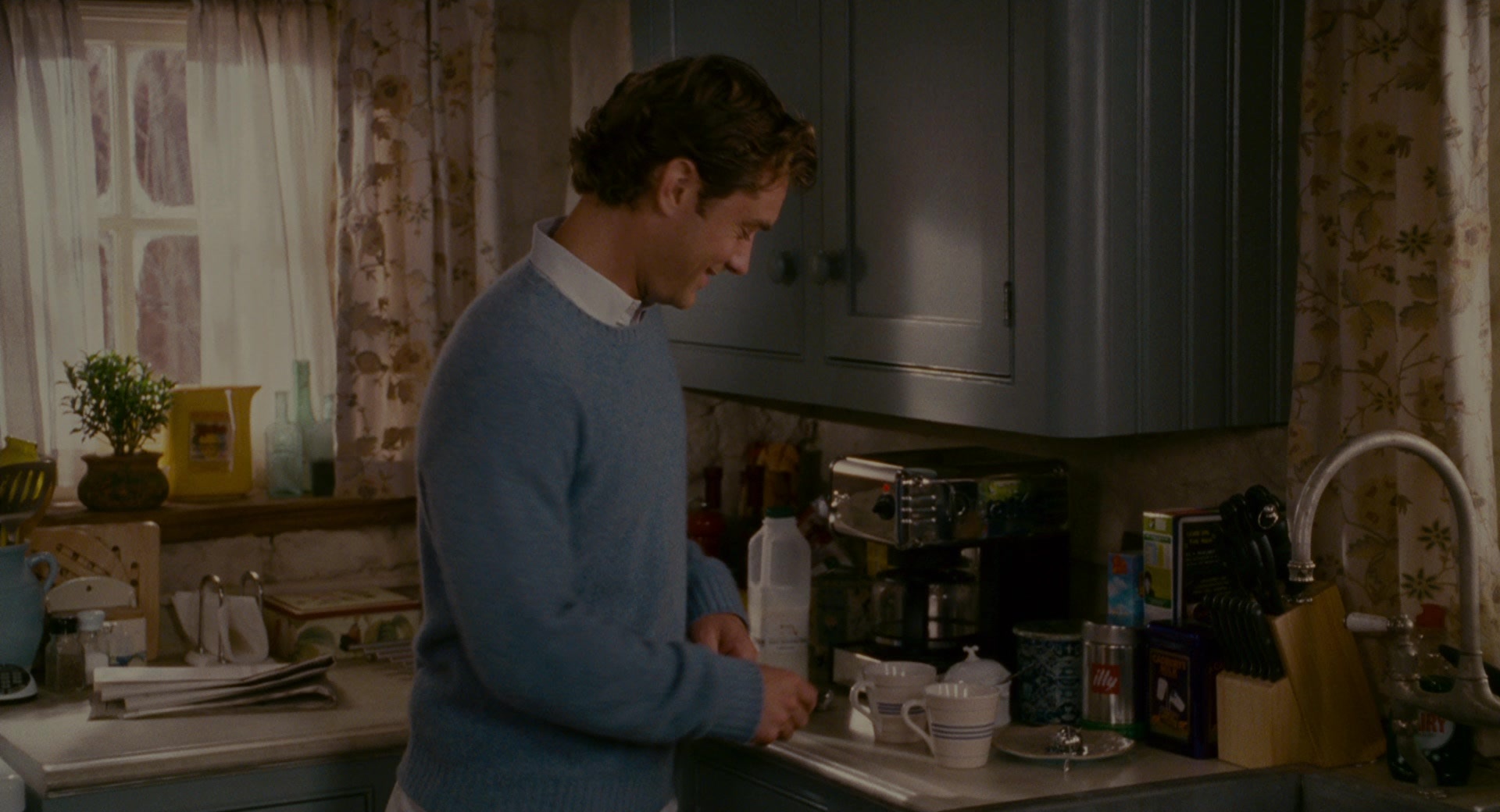 The Holiday (2006), wide, 1.85:1 — film still