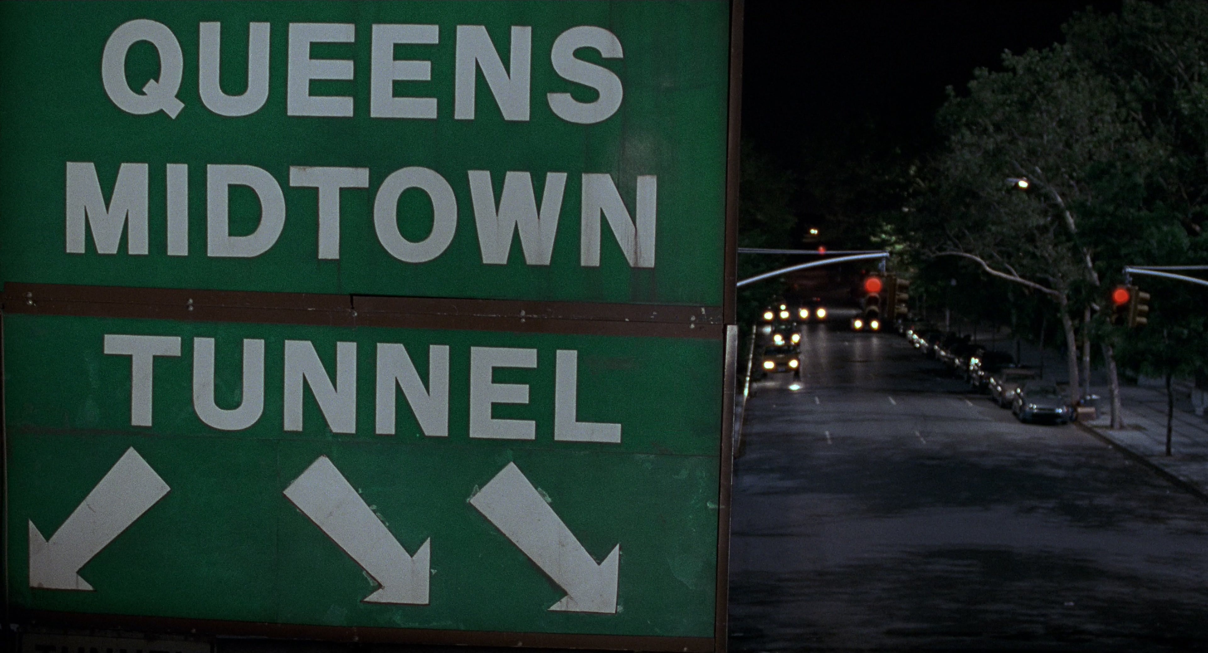 Men in Black (1997), wide, 1.85:1 — film still