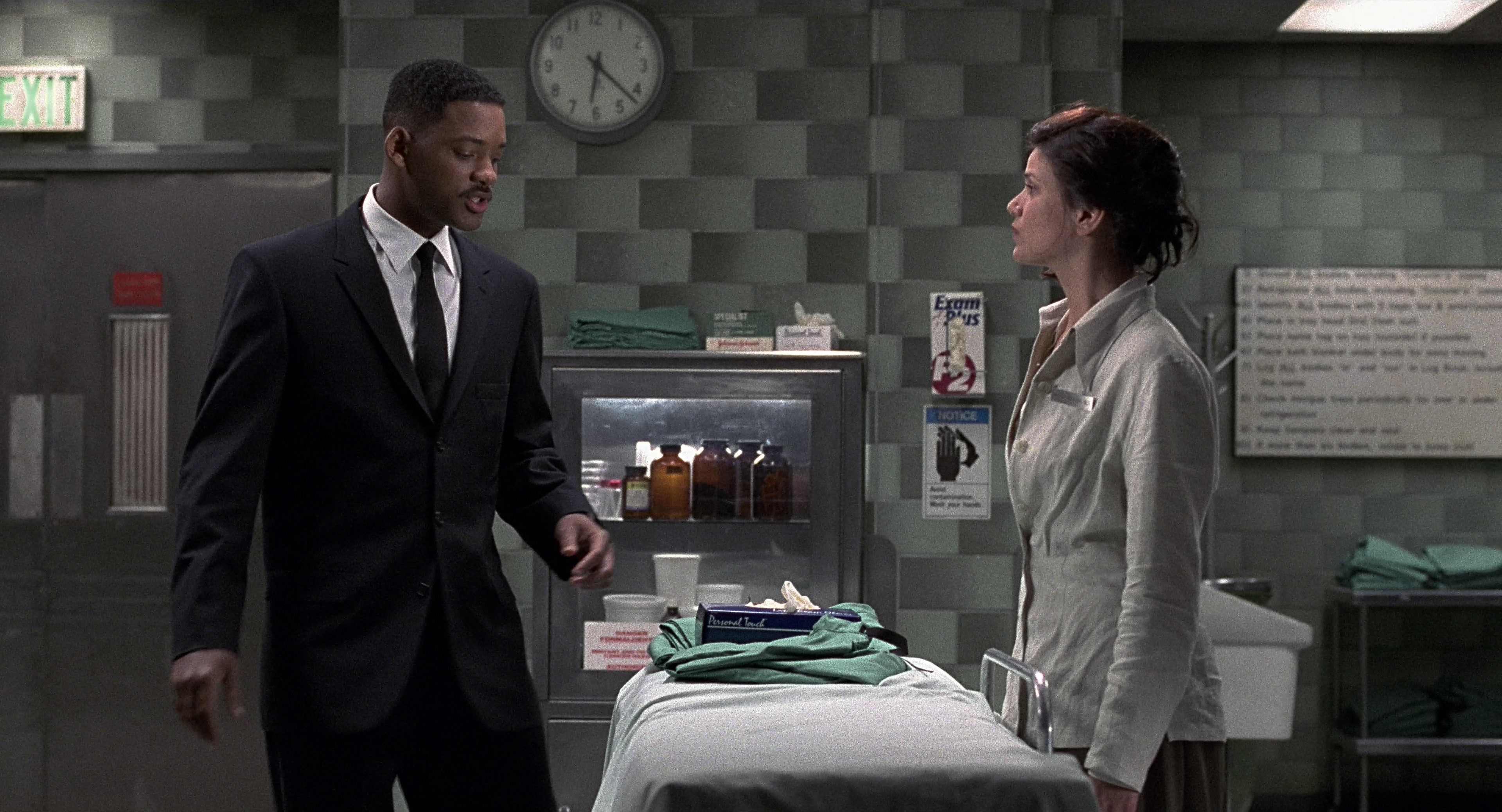 Men in Black (1997), wide, 1.85:1 — film still