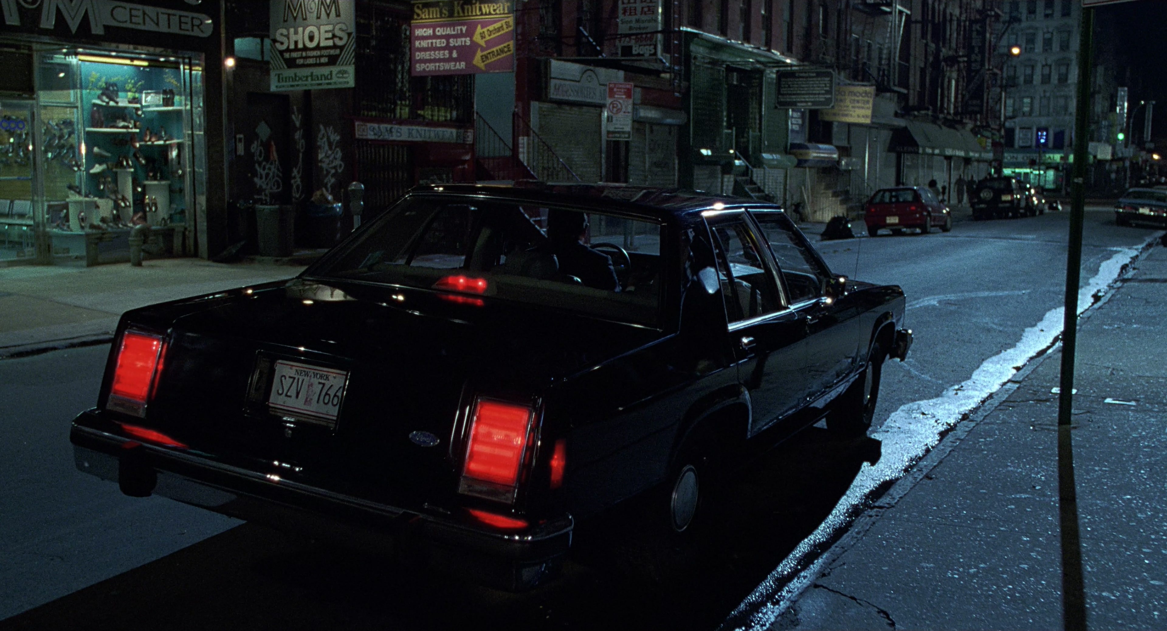 Men in Black (1997), wide, 1.85:1 — film still