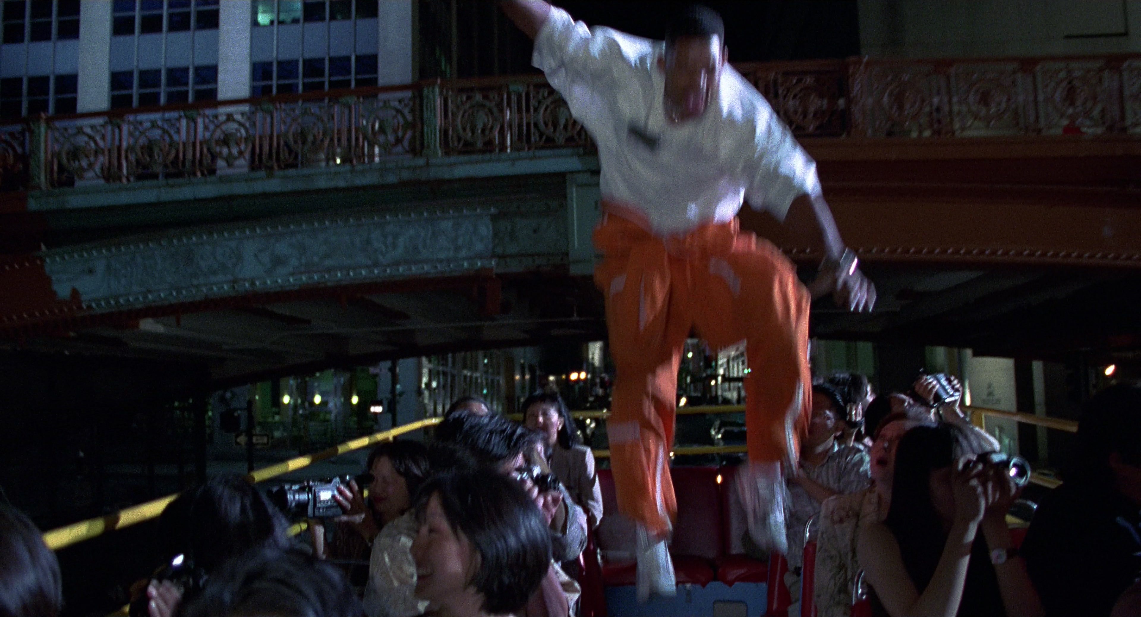 Men in Black (1997), wide, 1.85:1 — film still