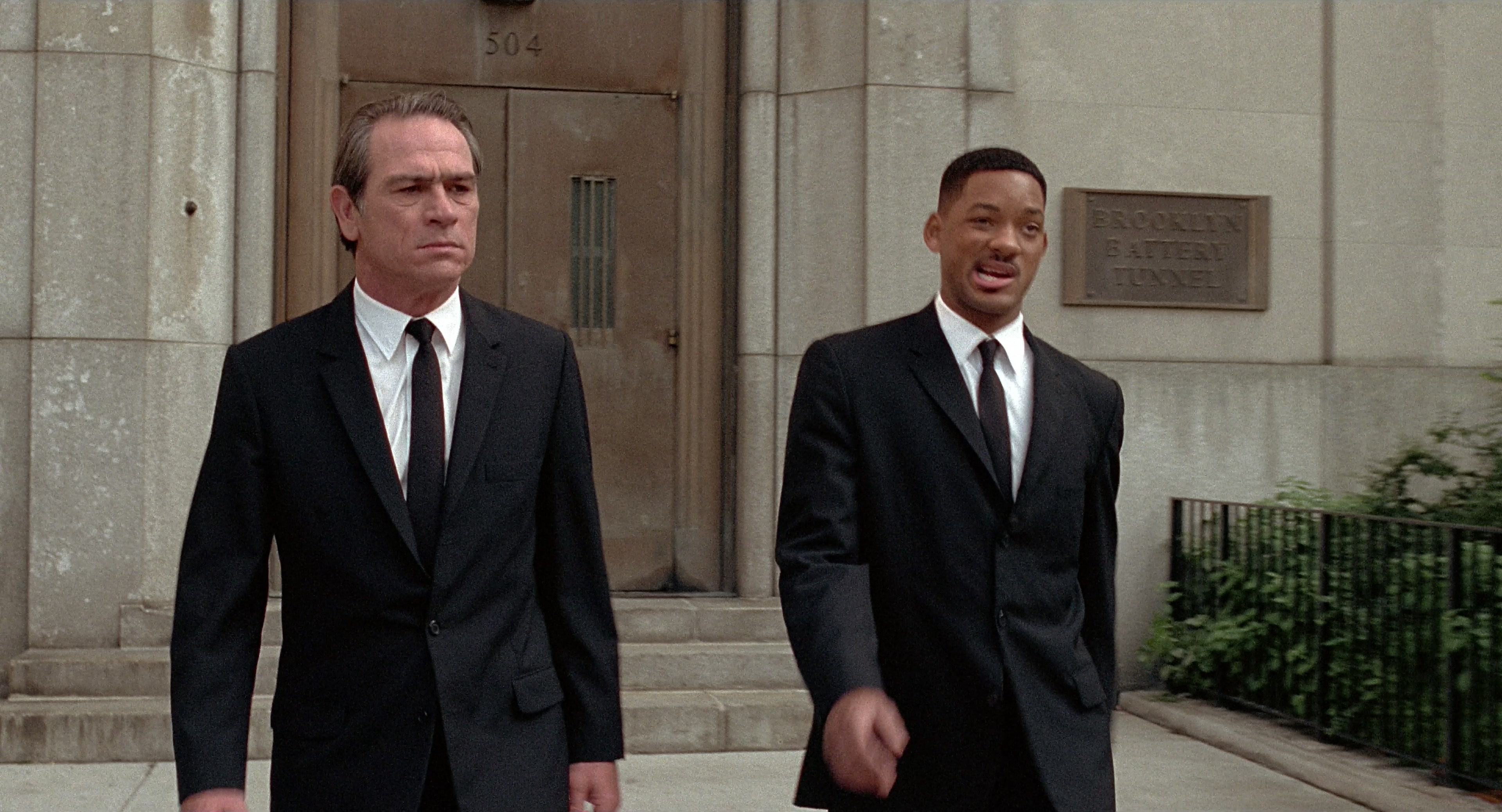 Men in Black (1997), wide, 1.85:1 — film still