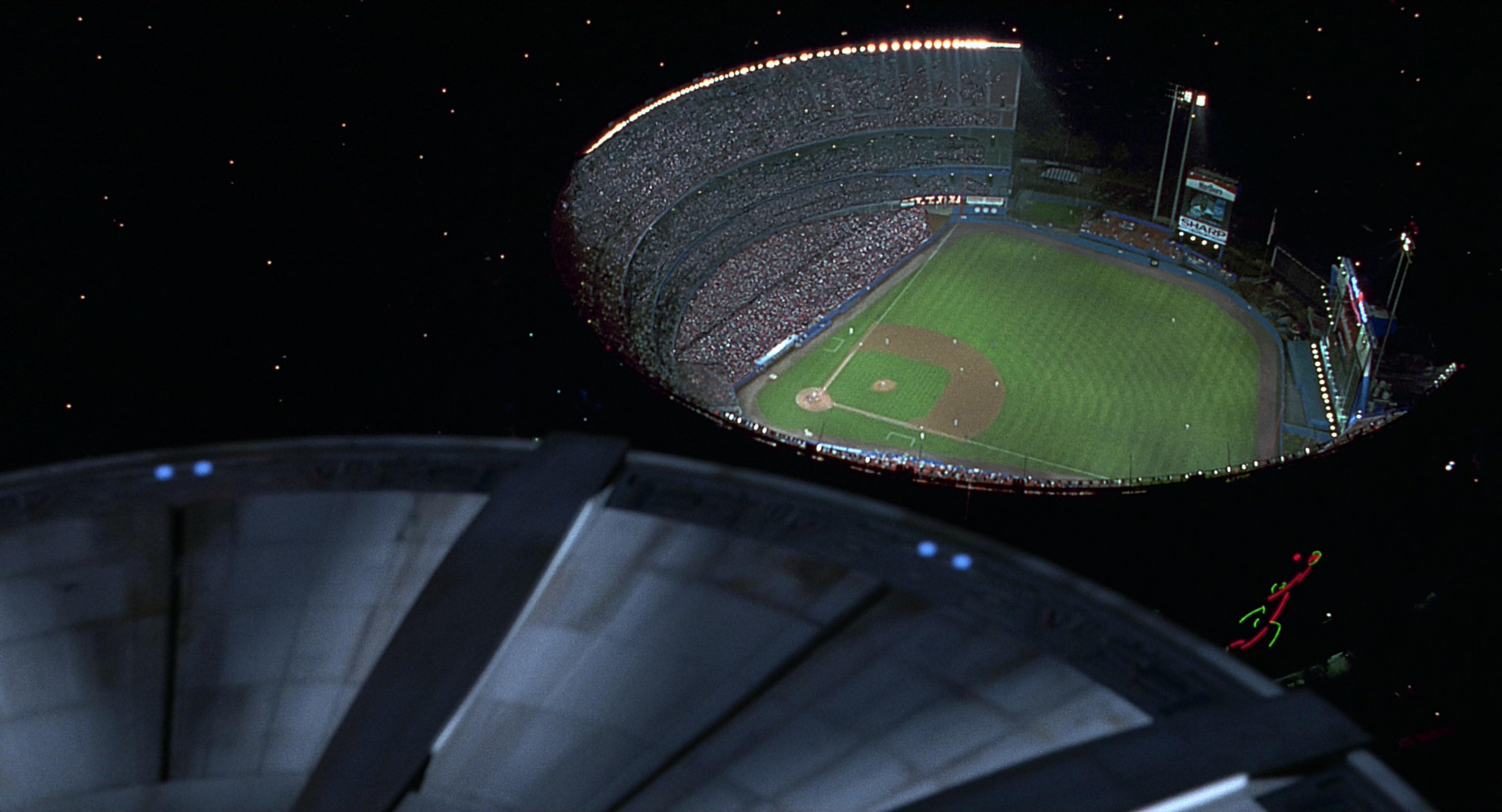 Men in Black (1997), wide, 1.85:1 — film still