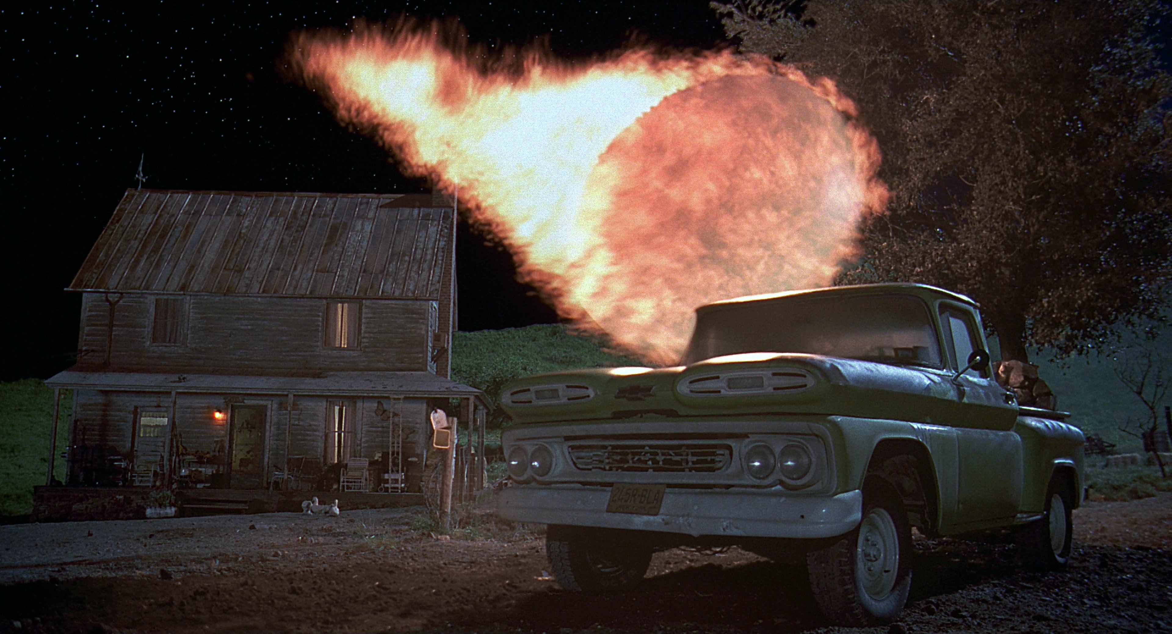 Men in Black (1997), wide, 1.85:1 — film still