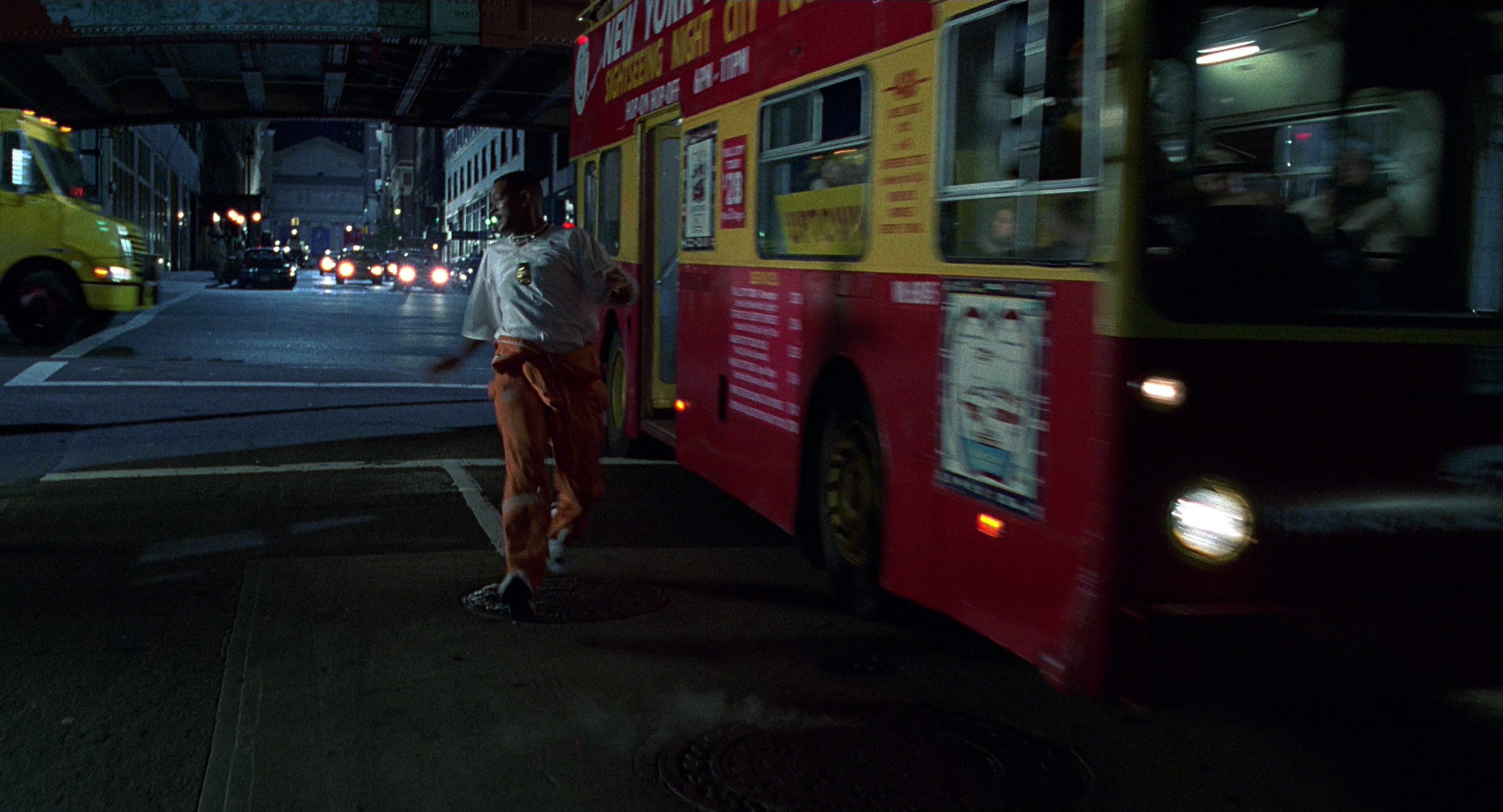 Men in Black (1997), wide, 1.85:1 — film still