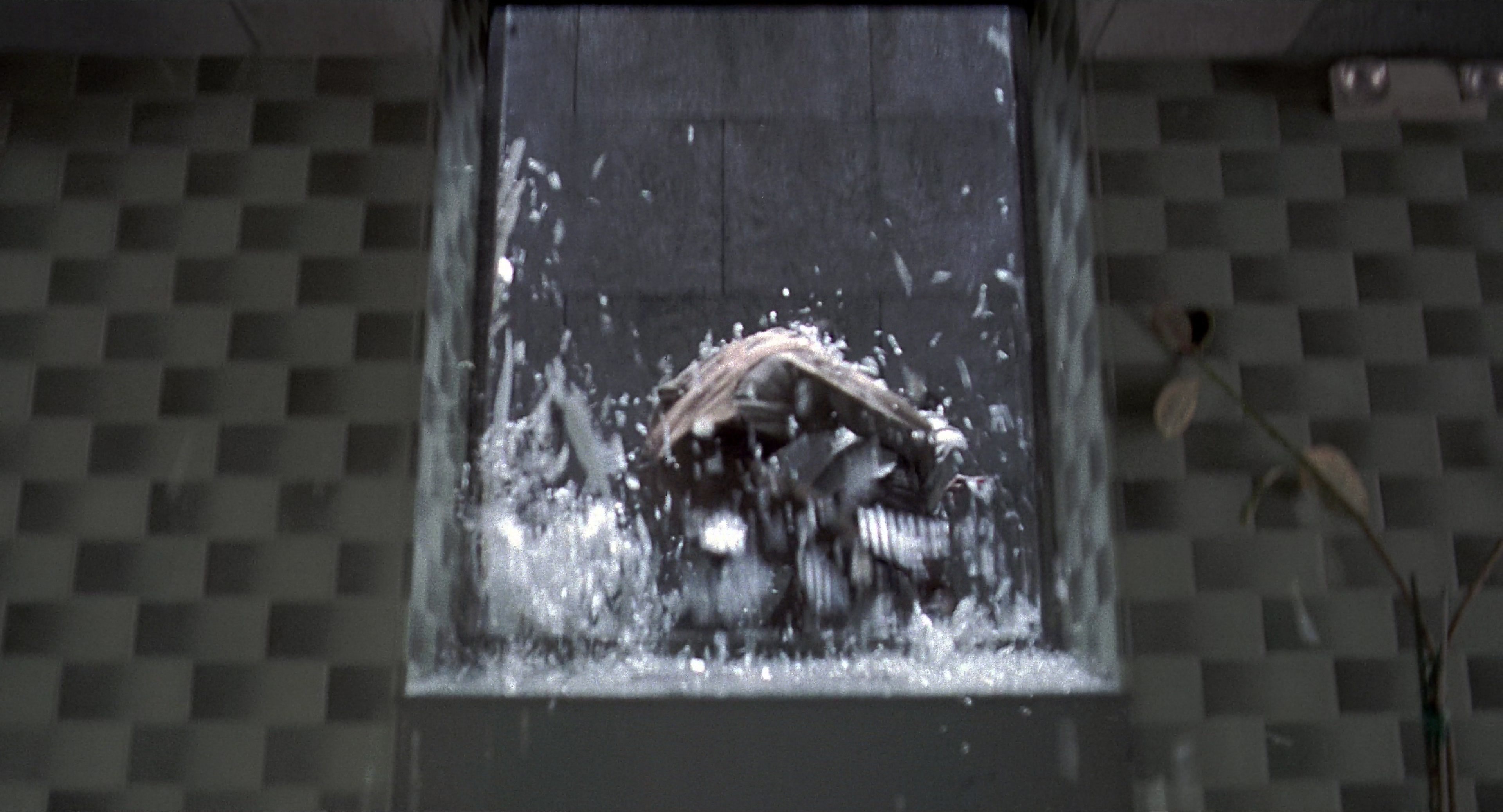 Men in Black (1997), wide, 1.85:1 — film still
