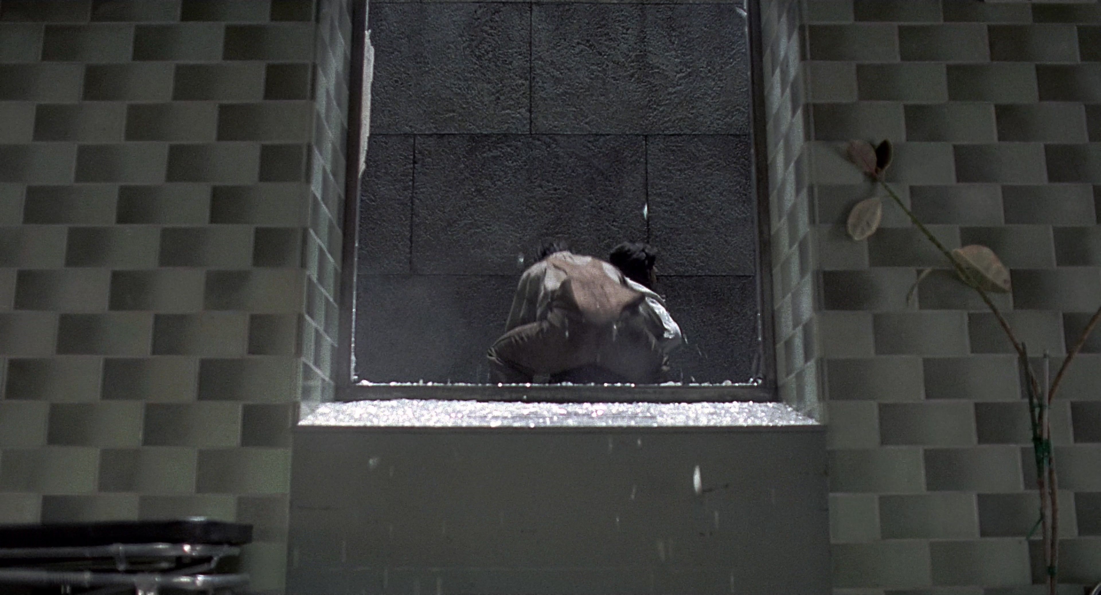 Men in Black (1997), wide, 1.85:1 — film still